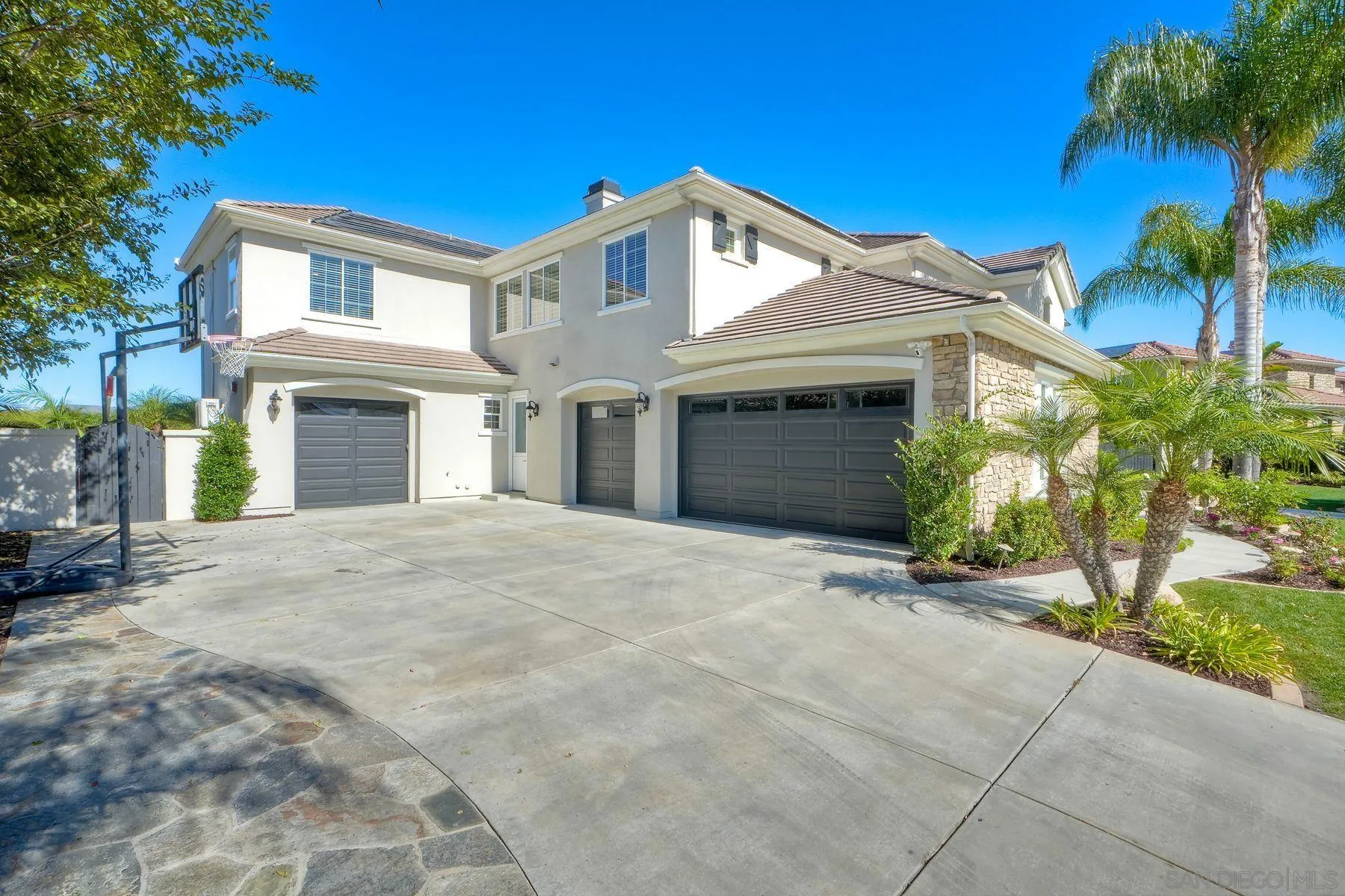 https://cdn.realtyfeed.com/cdn/127/250042178/4551f2db93b09ce70981a31eec538f67.webp