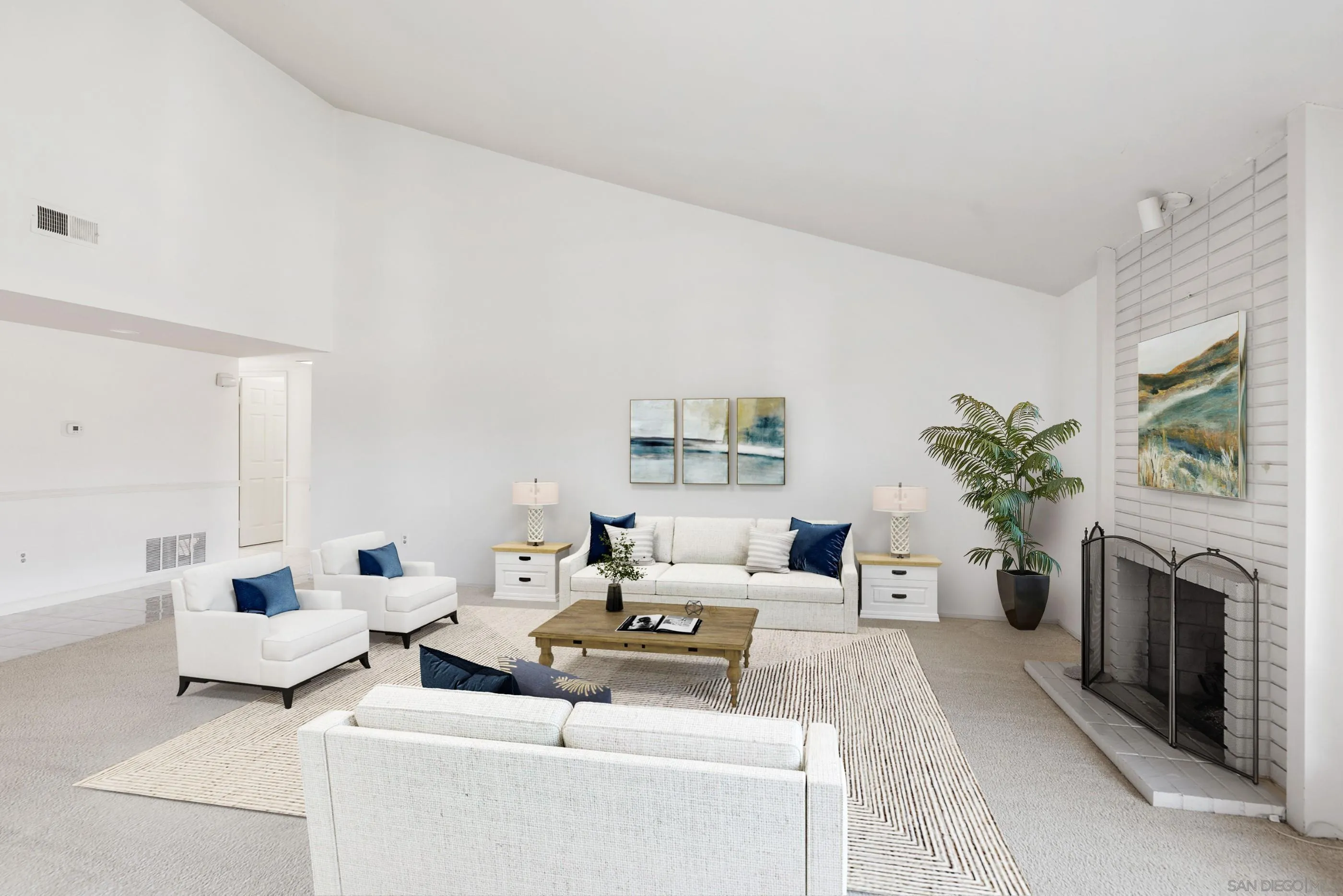 https://cdn.realtyfeed.com/cdn/127/250042179/828b654b9748d483f0aeceb14efbcffe.webp