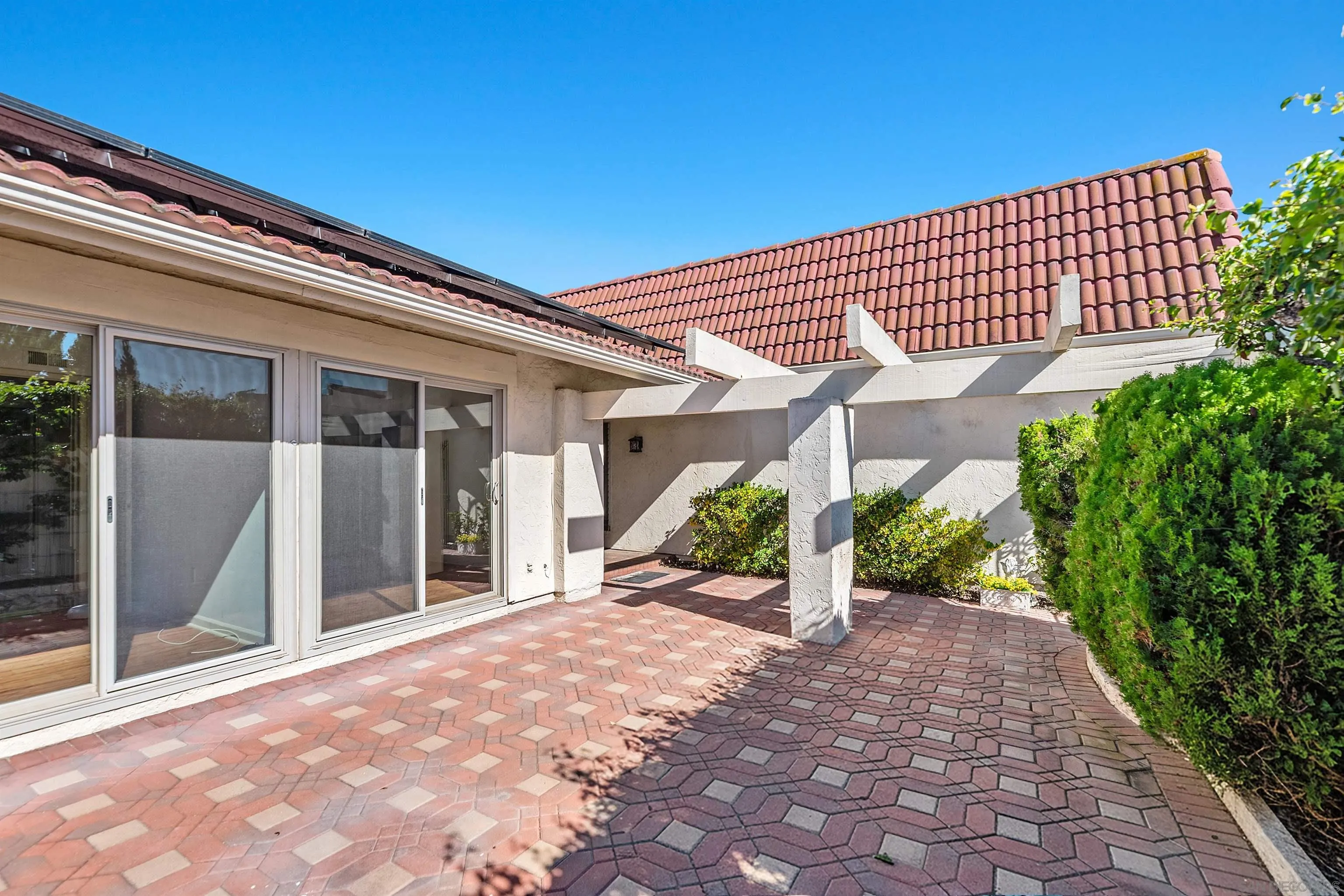 https://cdn.realtyfeed.com/cdn/127/250042179/b1ba32e710efcd5c20ac03148141dab7.webp