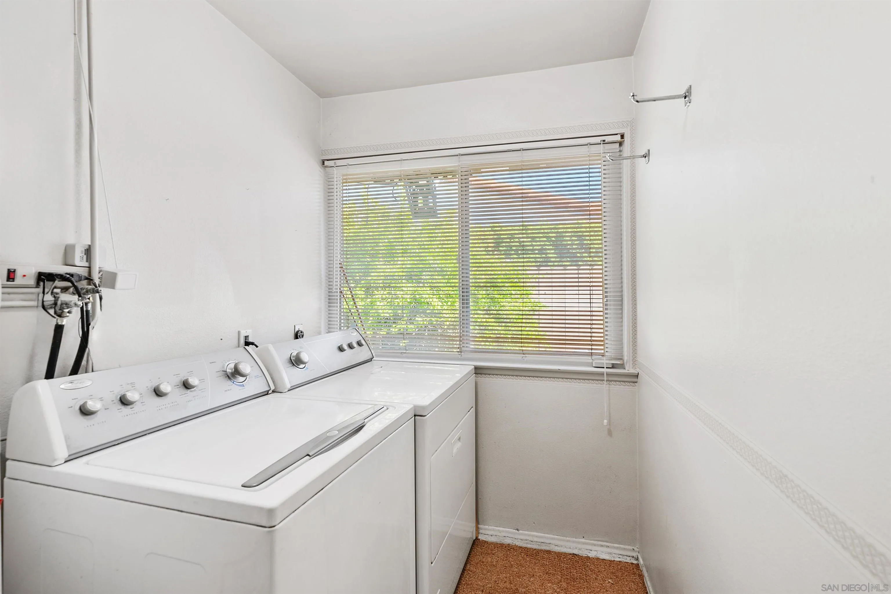 https://cdn.realtyfeed.com/cdn/127/250042179/bced6c0a8f02bafd99eb5b94fe2a6826.webp