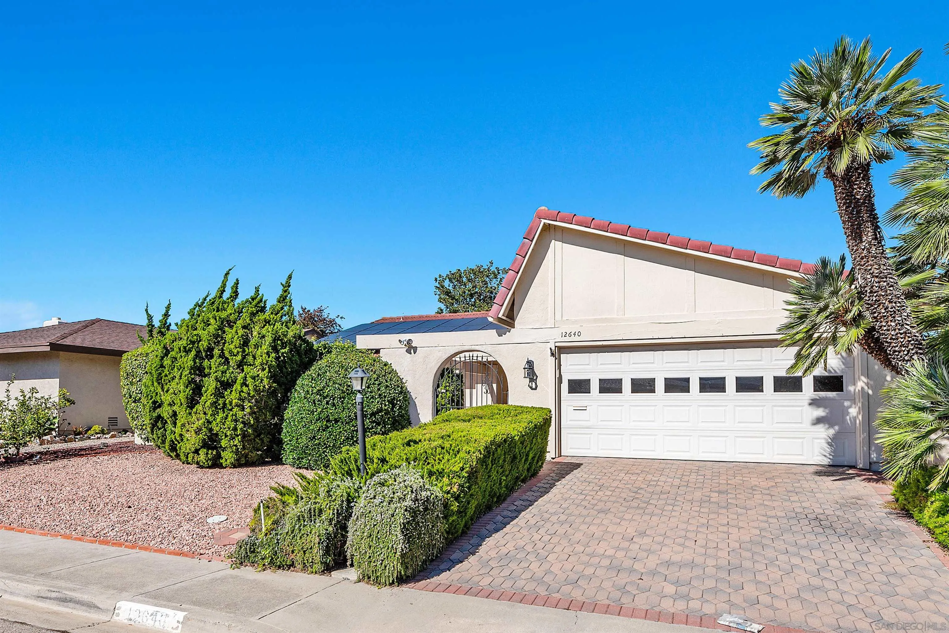 https://cdn.realtyfeed.com/cdn/127/250042179/ef3f0fe8dedb58bd9eb763f9260b6d62.webp
