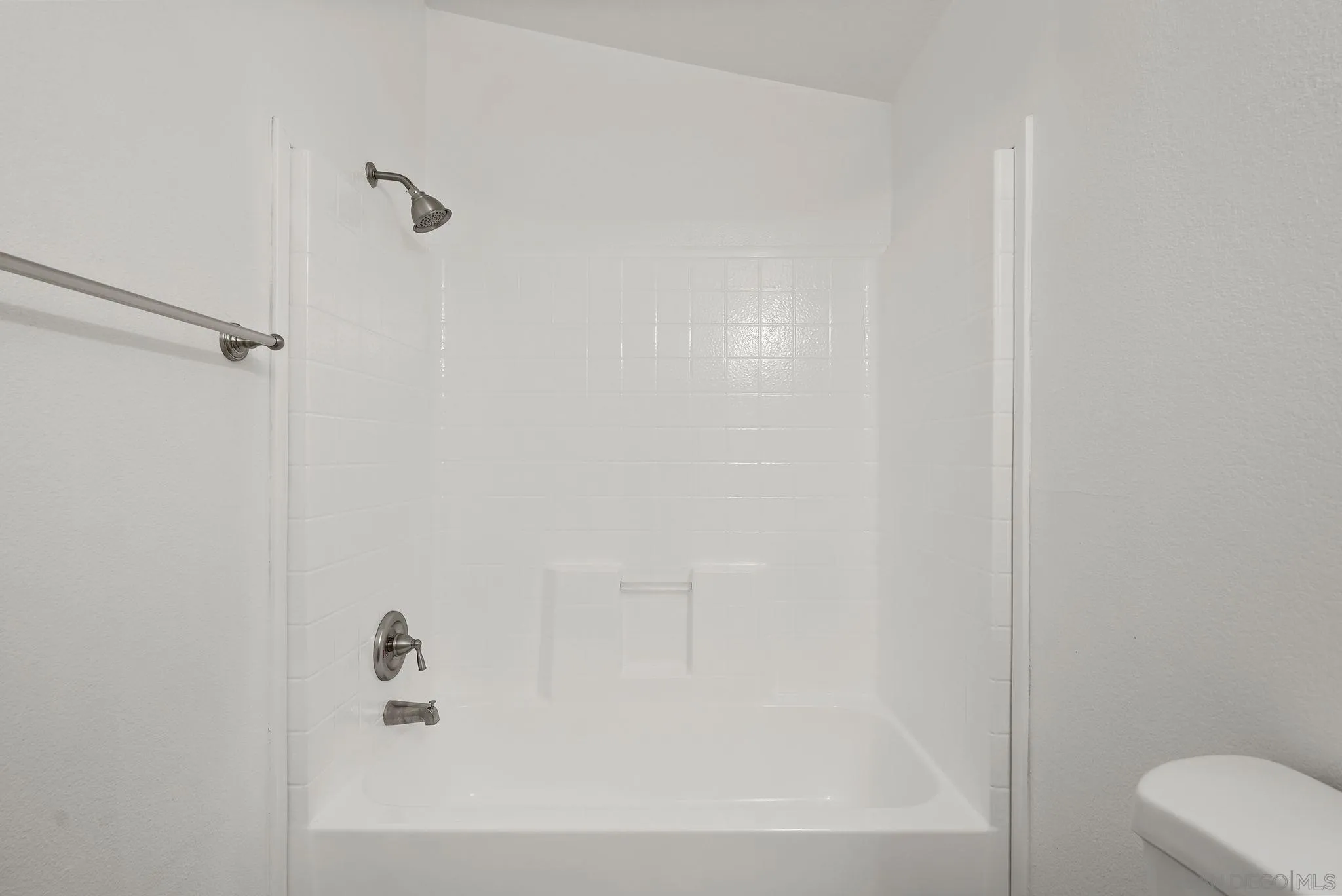 https://cdn.realtyfeed.com/cdn/127/250042184/32a085ef2d8819e590acaaad9da5d4b3.webp