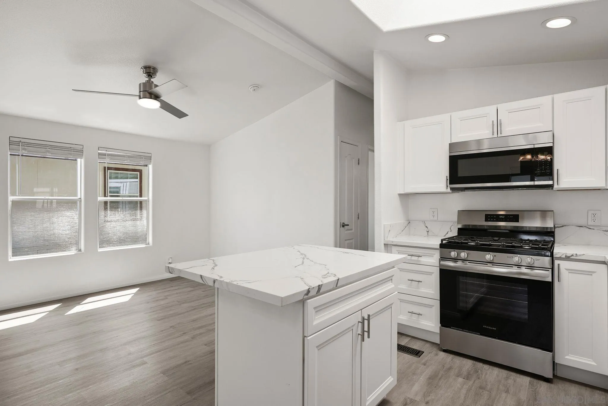 https://cdn.realtyfeed.com/cdn/127/250042184/67d743ebfdff414e6b1fd70f6843f13f.webp