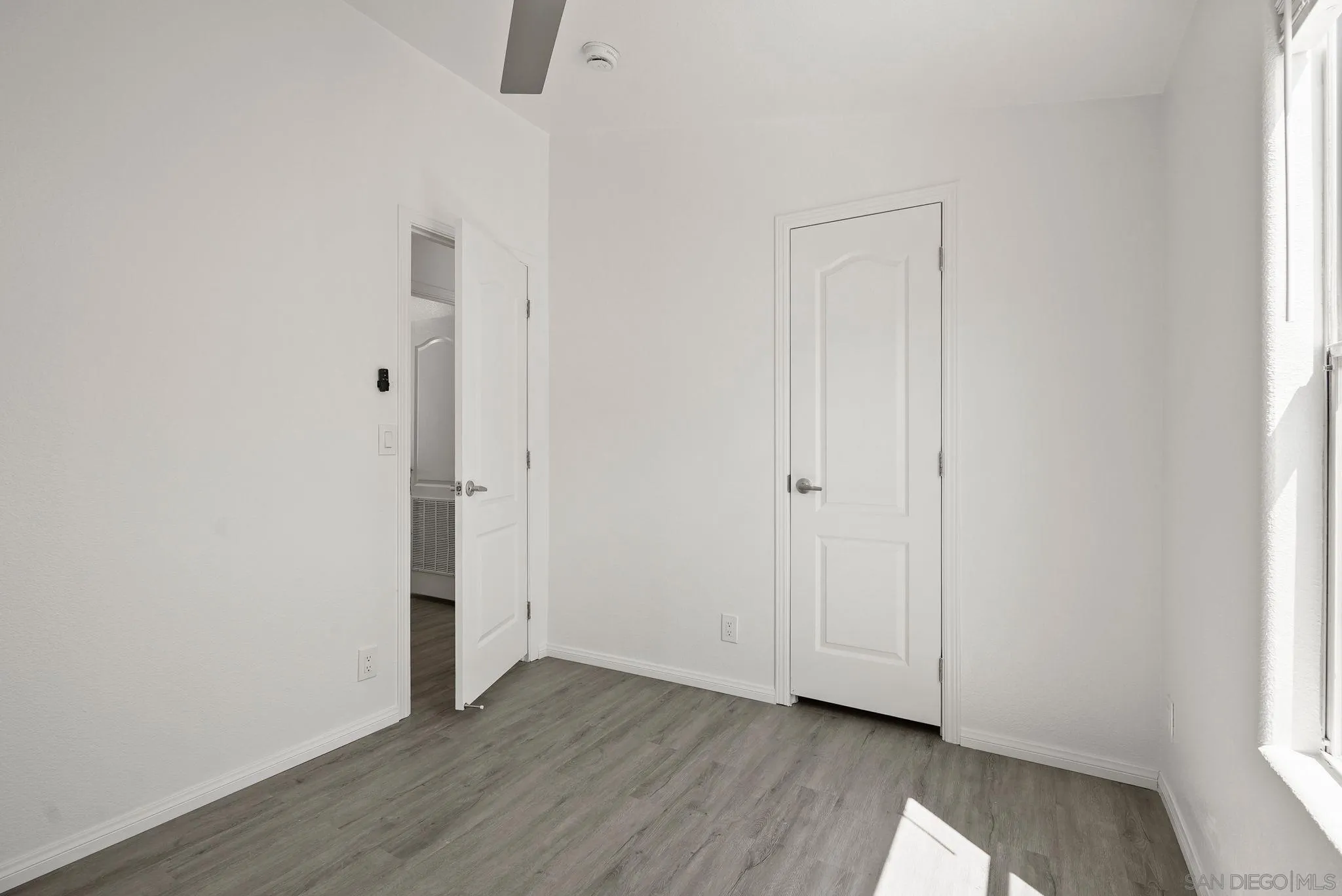 https://cdn.realtyfeed.com/cdn/127/250042184/6ae479914d195bf964b3b3923b7984f0.webp