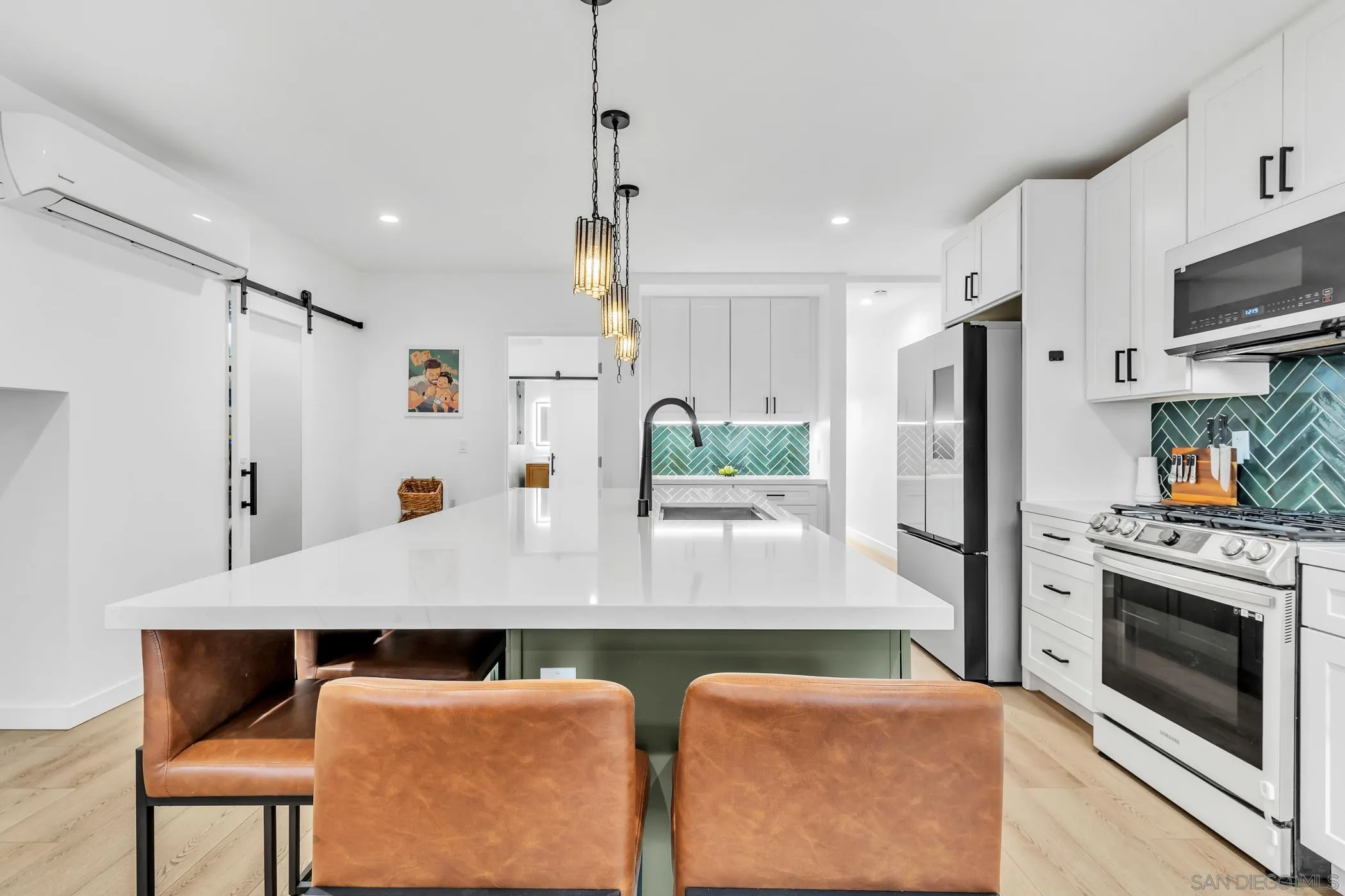 https://cdn.realtyfeed.com/cdn/127/250042187/6e8f3b609c925ad83e9363339cf6fe94.webp