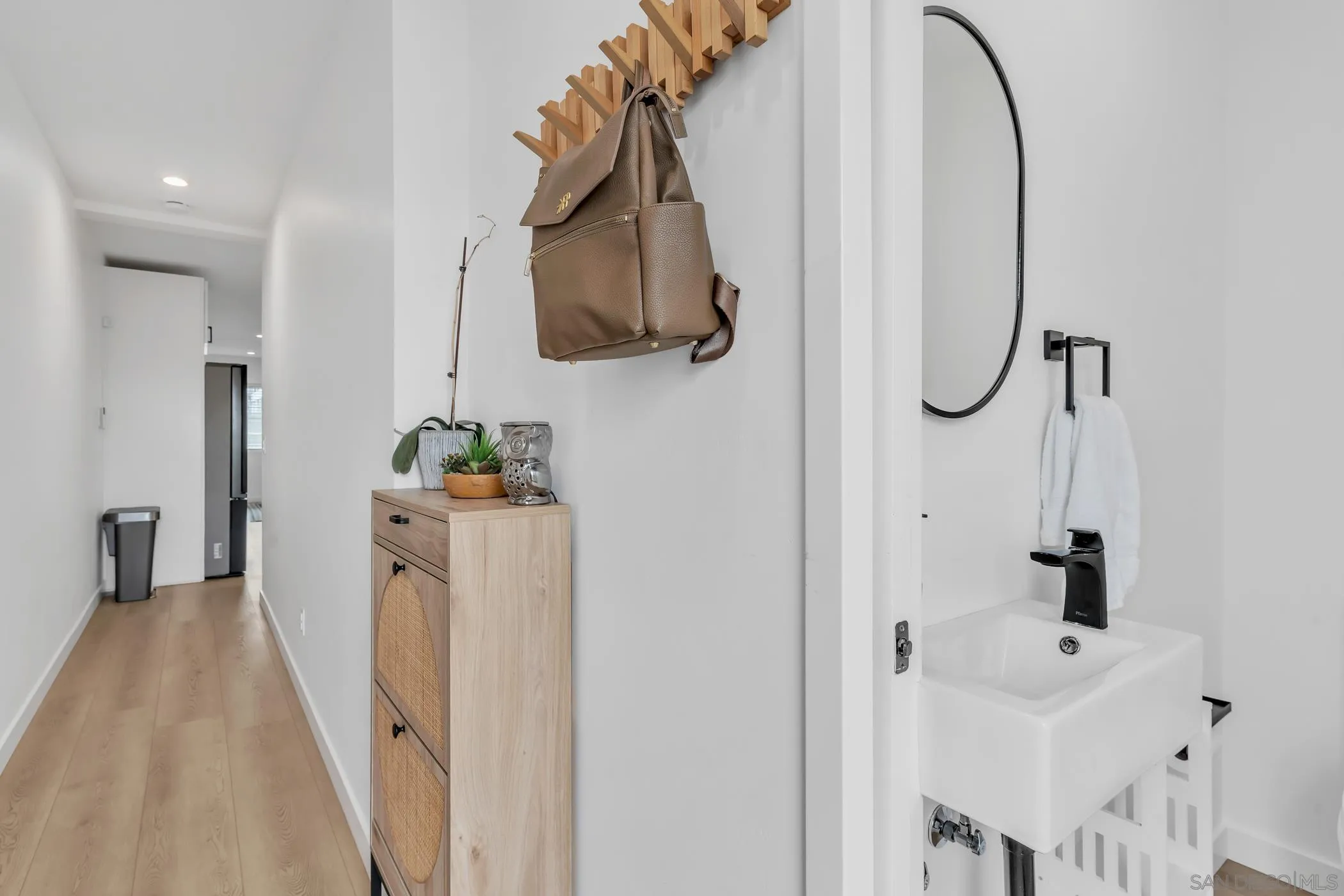 https://cdn.realtyfeed.com/cdn/127/250042187/8c8c68c37df64b18aa95f11eb5a4a144.webp