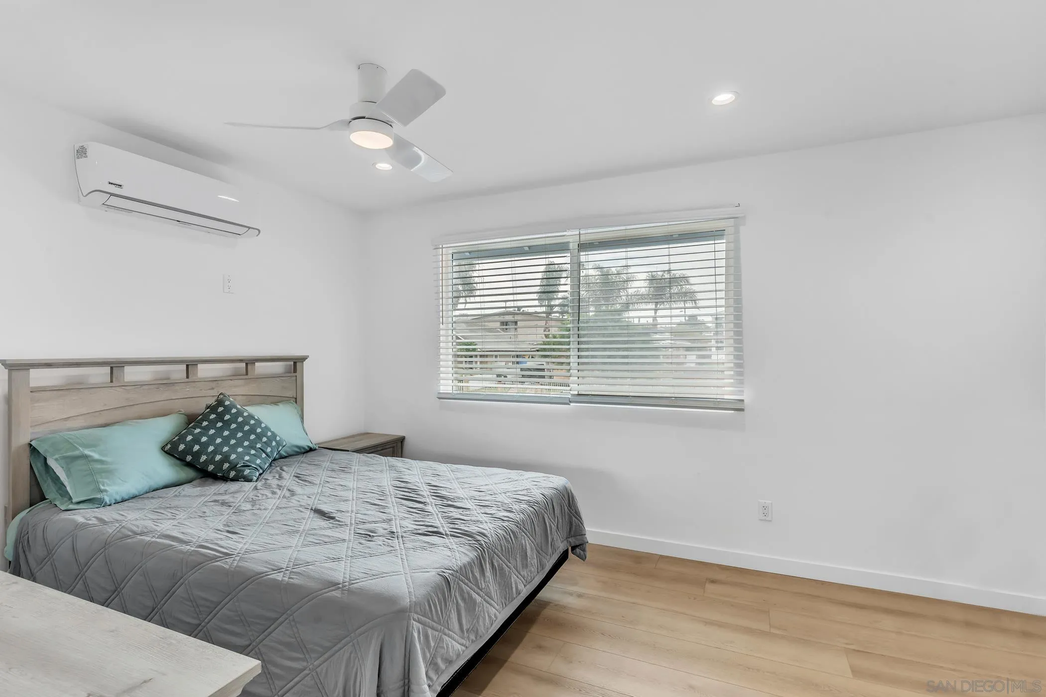 https://cdn.realtyfeed.com/cdn/127/250042187/a0b680dd7f0154b8ad113d8245c0d944.webp