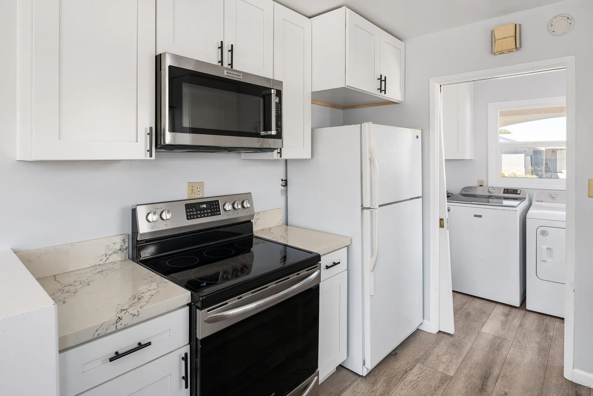 https://cdn.realtyfeed.com/cdn/127/250042191/7c645e3d079a3bbb9a115f2b5d9b5b1a.webp