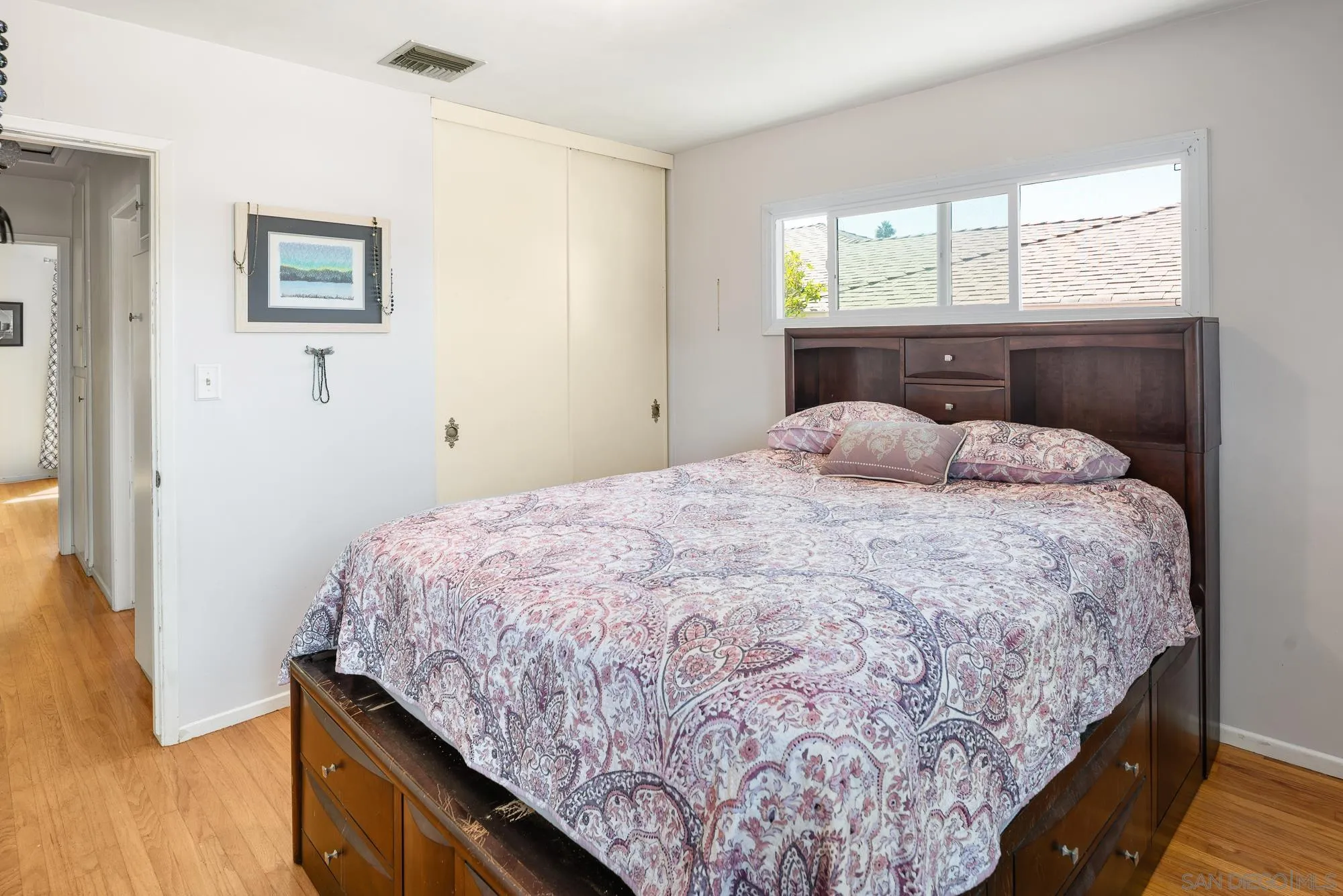 https://cdn.realtyfeed.com/cdn/127/250042191/da4c7229bfa3a493a2b5f36f0e9966e9.webp