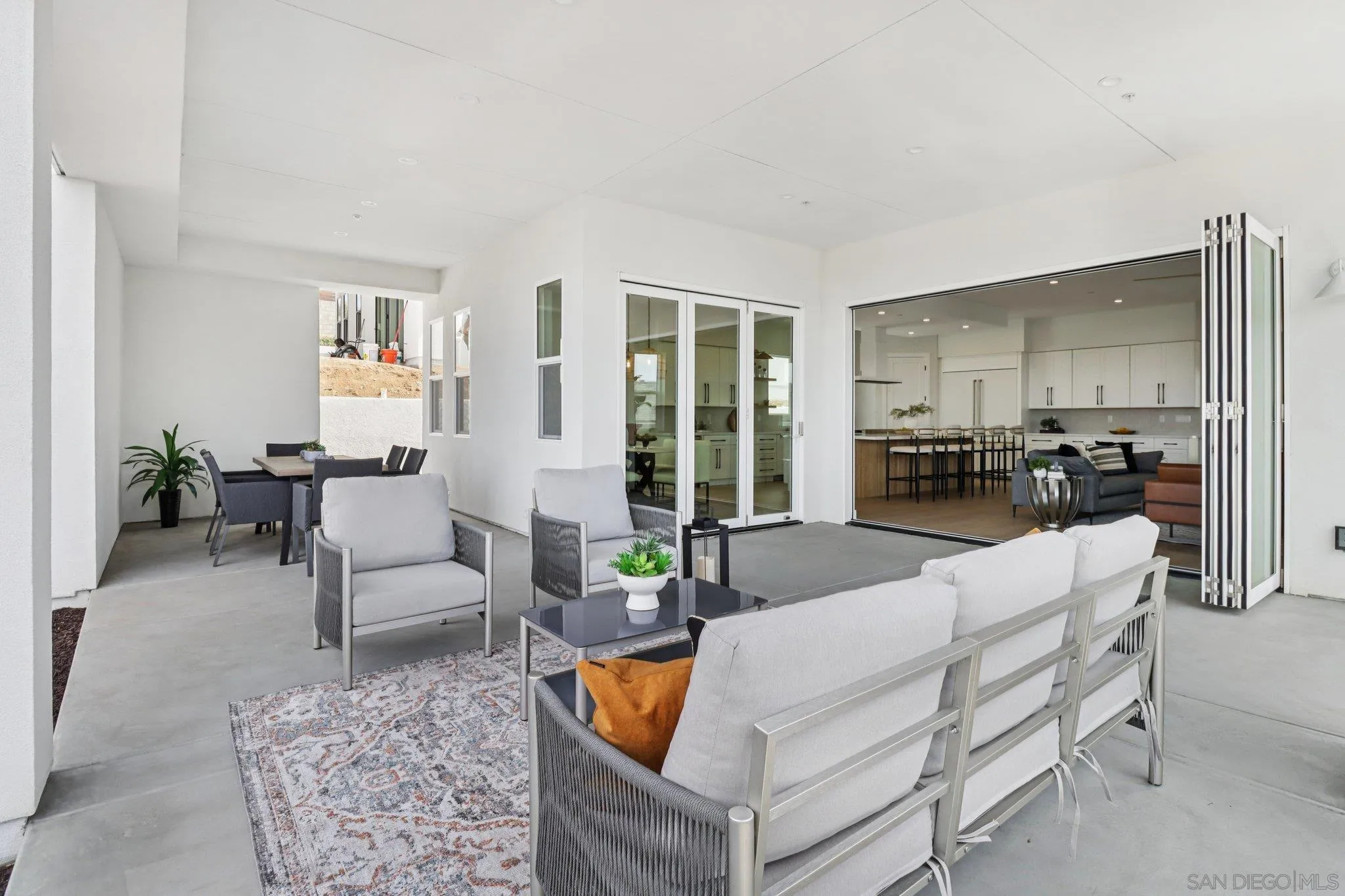 https://cdn.realtyfeed.com/cdn/127/250042192/dd9c680aaa3b1ad5bc5f173e51323d29.webp