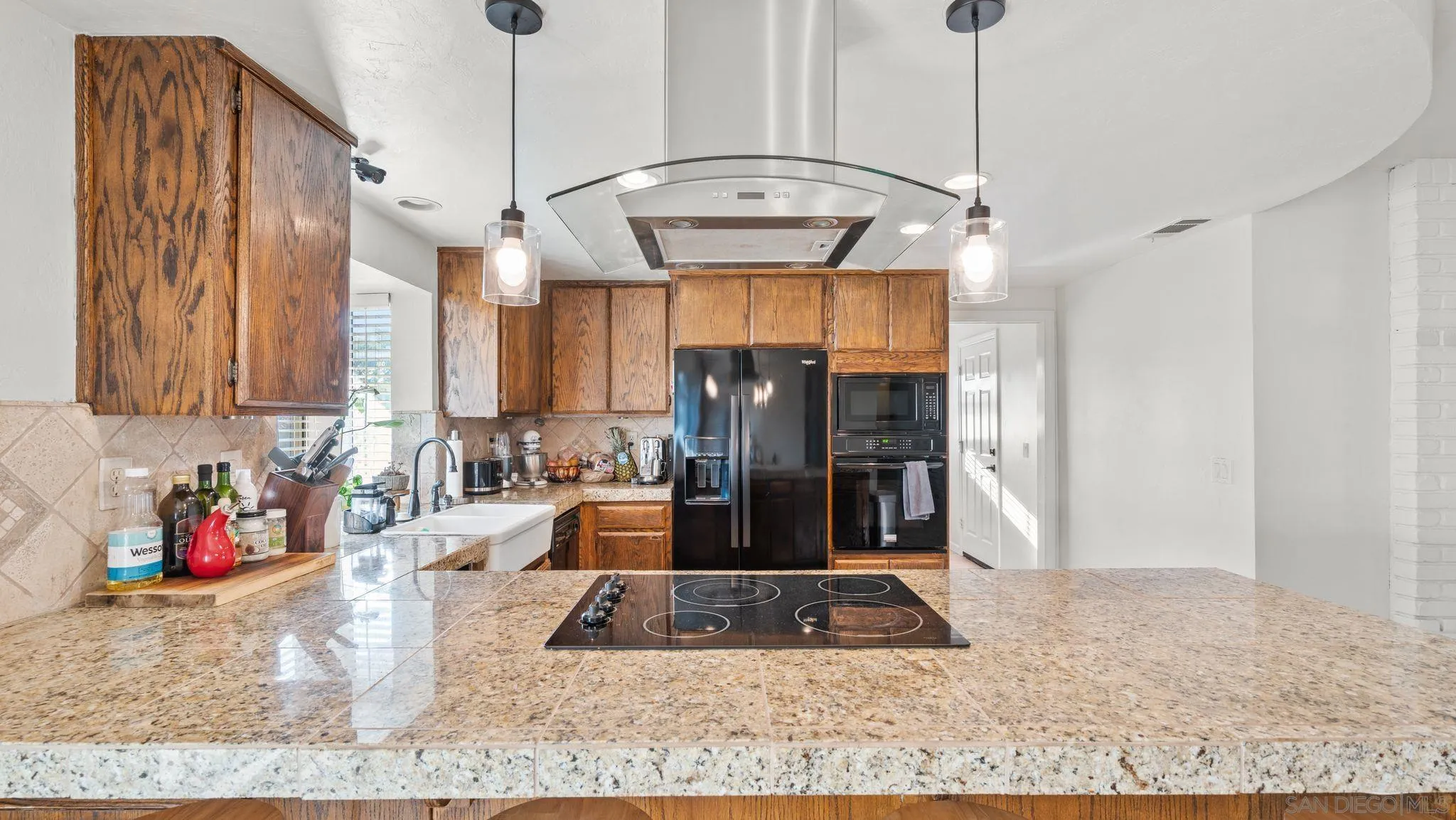 https://cdn.realtyfeed.com/cdn/127/250042195/56228f24650148e5fe868ba781b2d5ed.webp