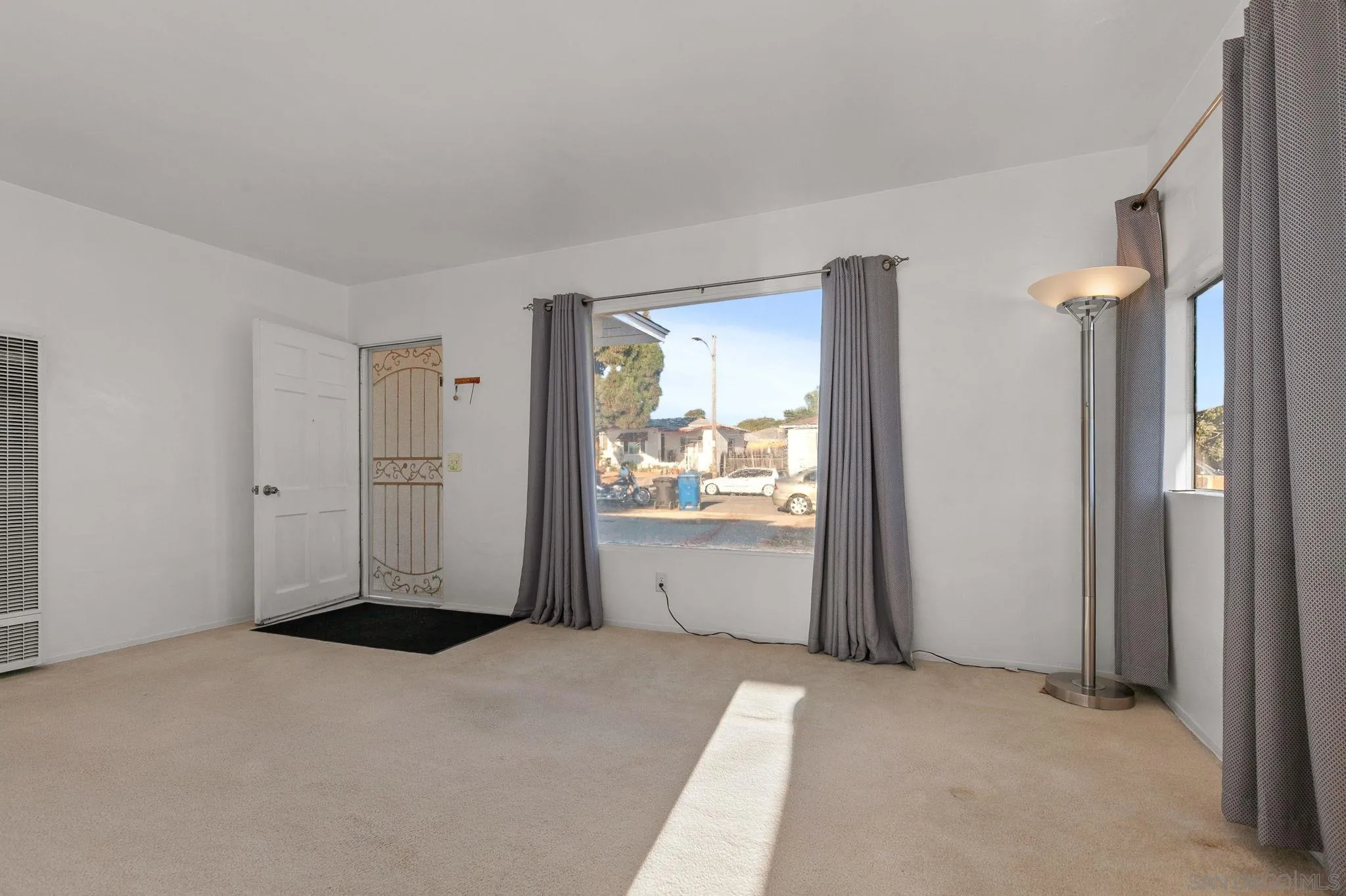 https://cdn.realtyfeed.com/cdn/127/250042203/7f62be0315f0222feb607a04e83efabc.webp
