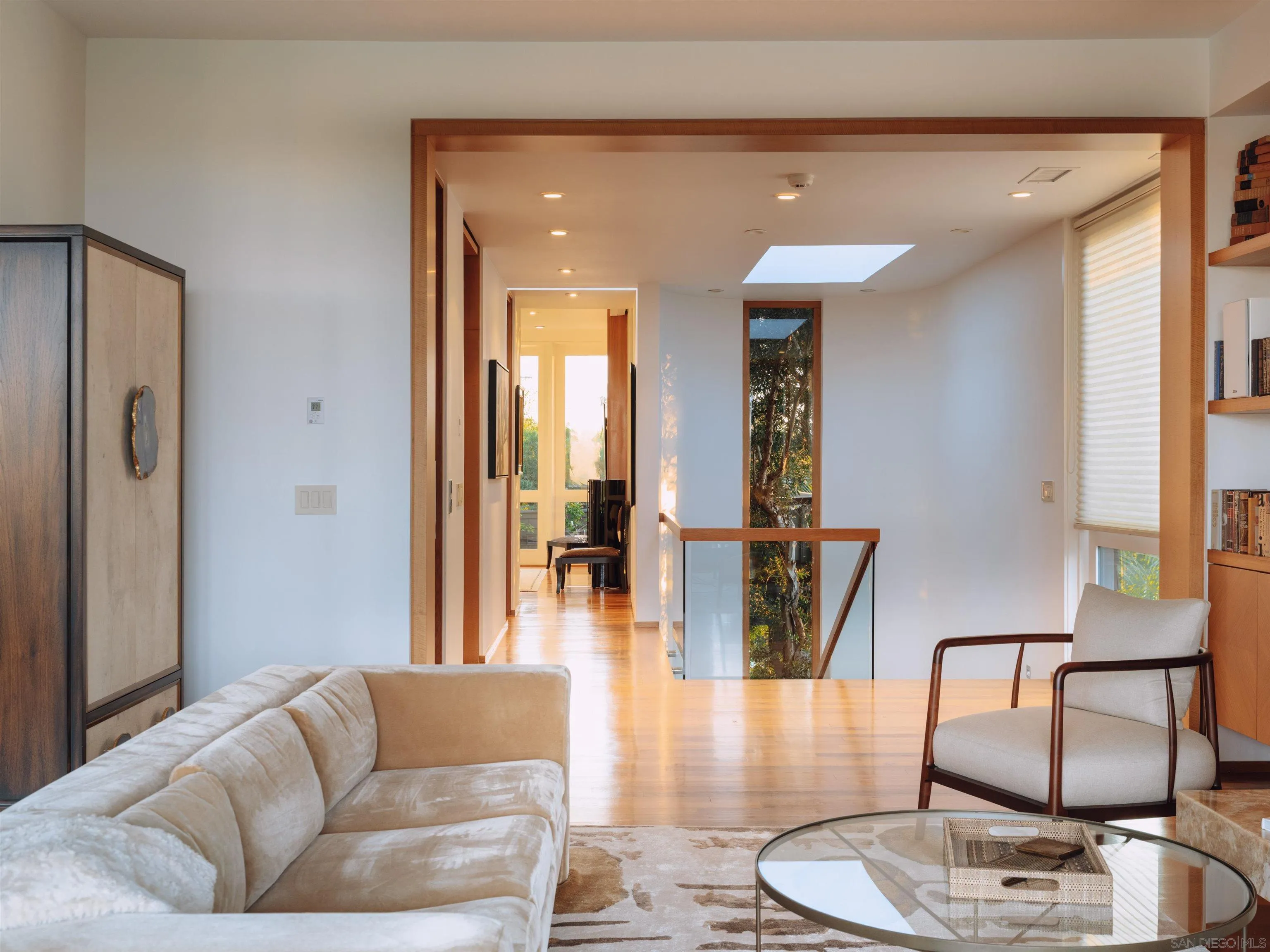 https://cdn.realtyfeed.com/cdn/127/250042204/a1c3d90d8b454bfdac2fce6c63b4f142.webp