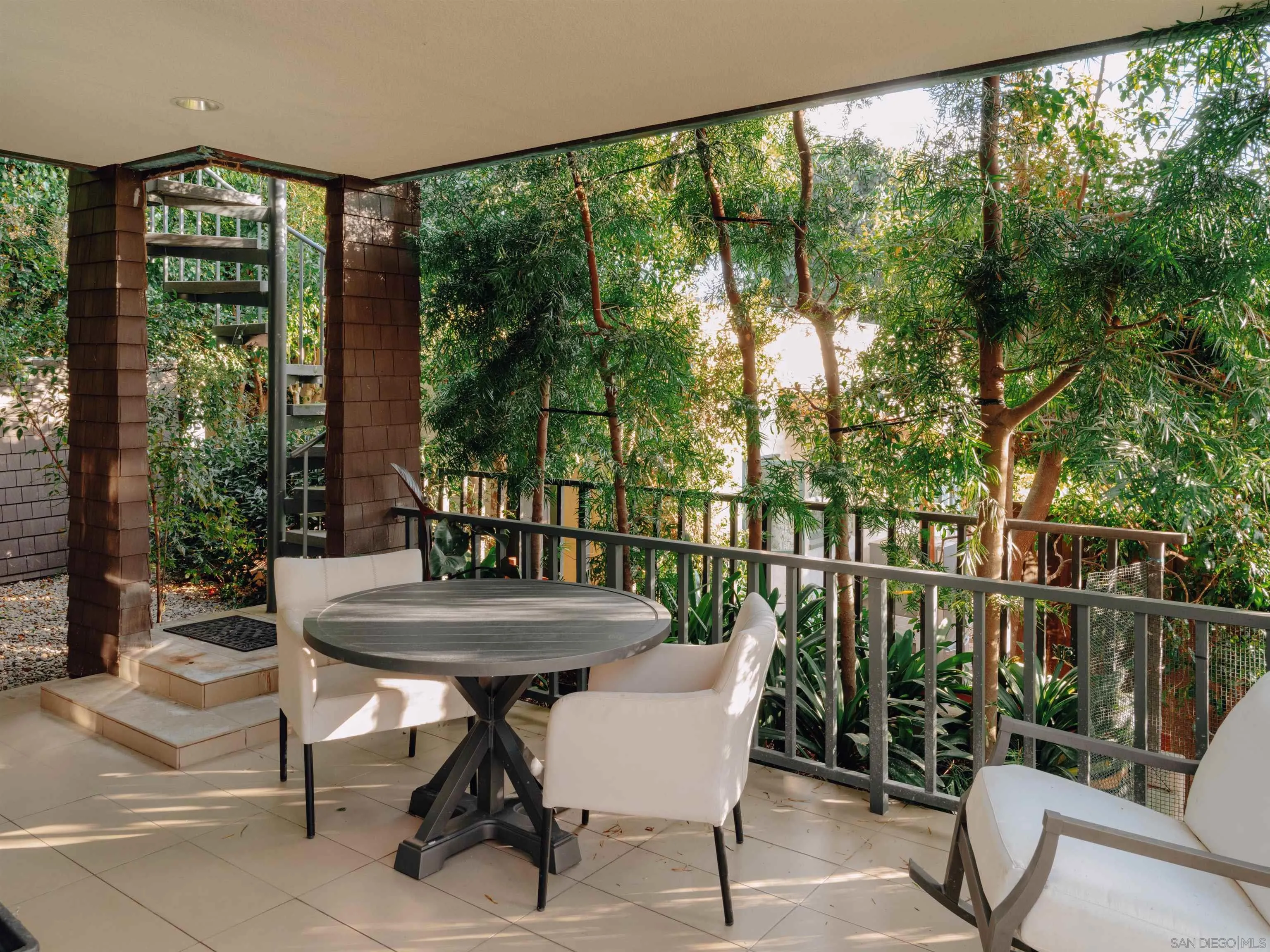 https://cdn.realtyfeed.com/cdn/127/250042204/a7ec6b2a30ebed9eacb476b9909fcfe4.webp