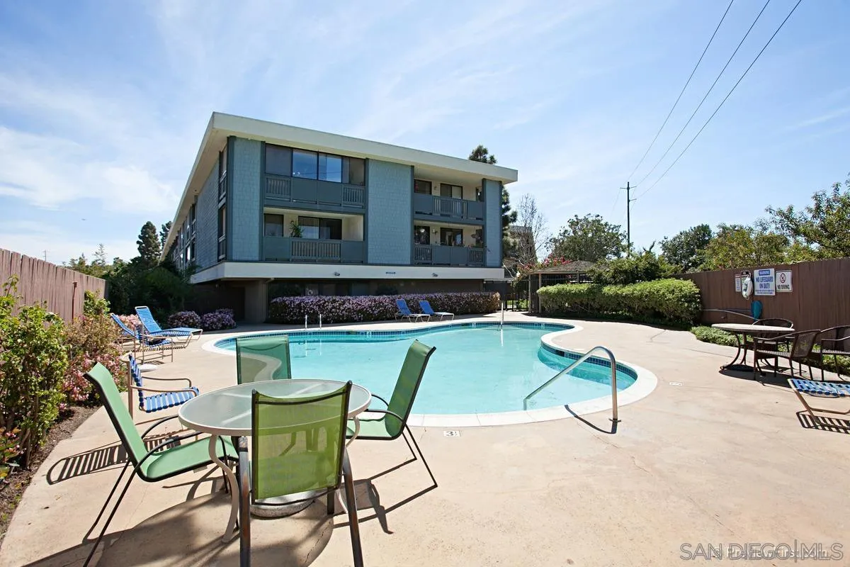 https://cdn.realtyfeed.com/cdn/127/250042208/1dba31c82c87e413ee25f3b98ee3ab37.webp