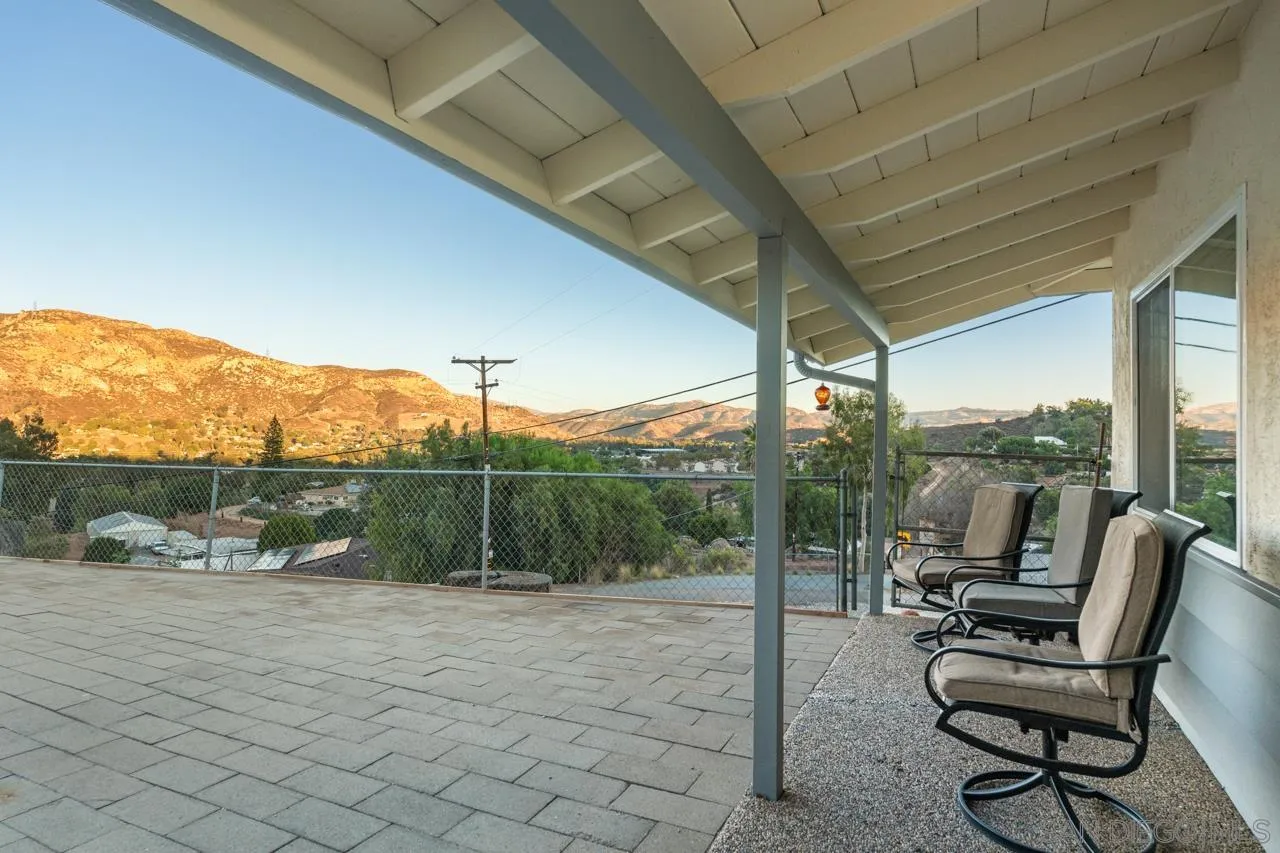 https://cdn.realtyfeed.com/cdn/127/250042210/5e3a781e0cba493593b6502a0bdcbbbc.webp
