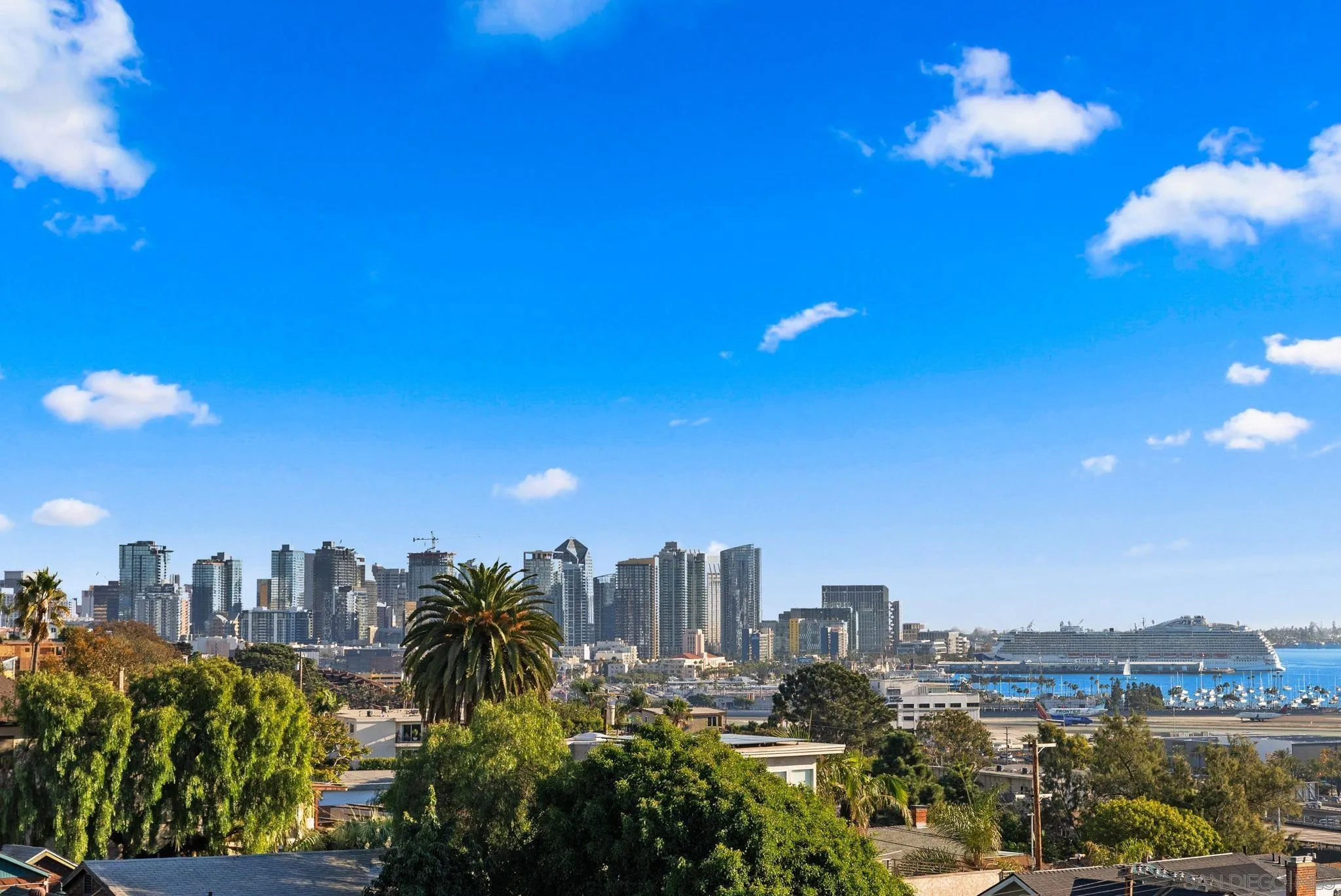 https://cdn.realtyfeed.com/cdn/127/250042216/229e42b0fe876668831c76f4ac38fd95.webp
