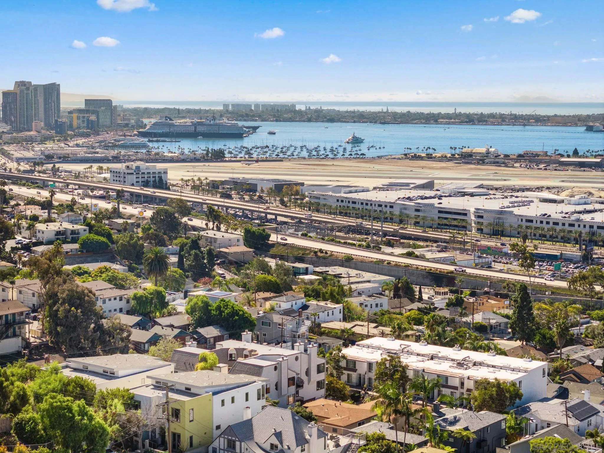 https://cdn.realtyfeed.com/cdn/127/250042216/b0b9b125dd2f23fb7cae8506ebd8b3a7.webp