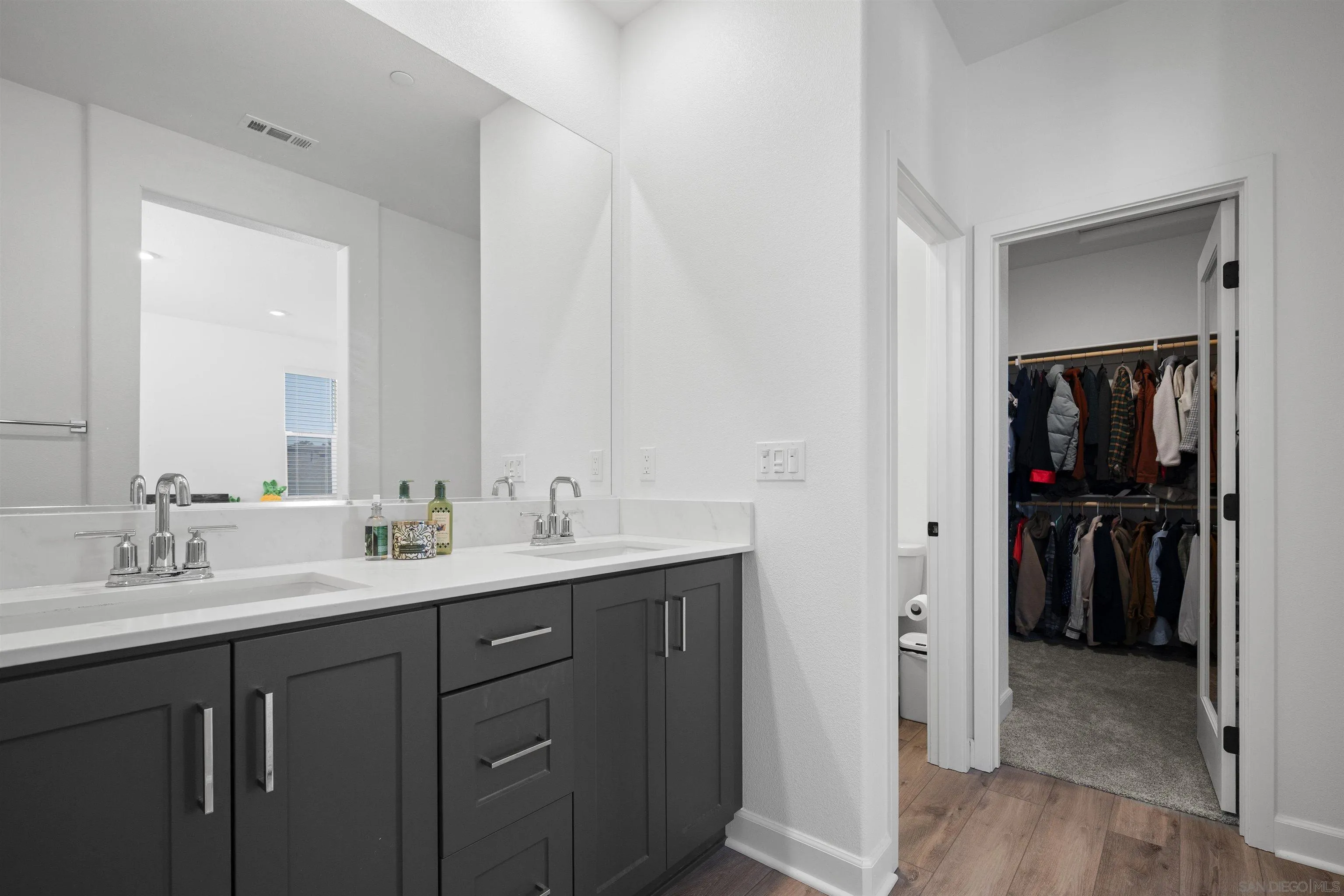 Photo #17: 250042225 Listing: Photo #17