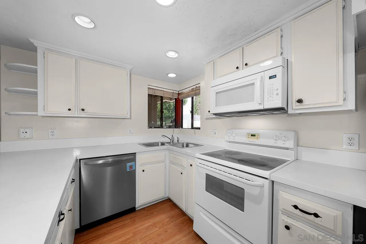 https://cdn.realtyfeed.com/cdn/127/250042228/4559ef20c0e0cee41a69c628b30fb0f2.webp