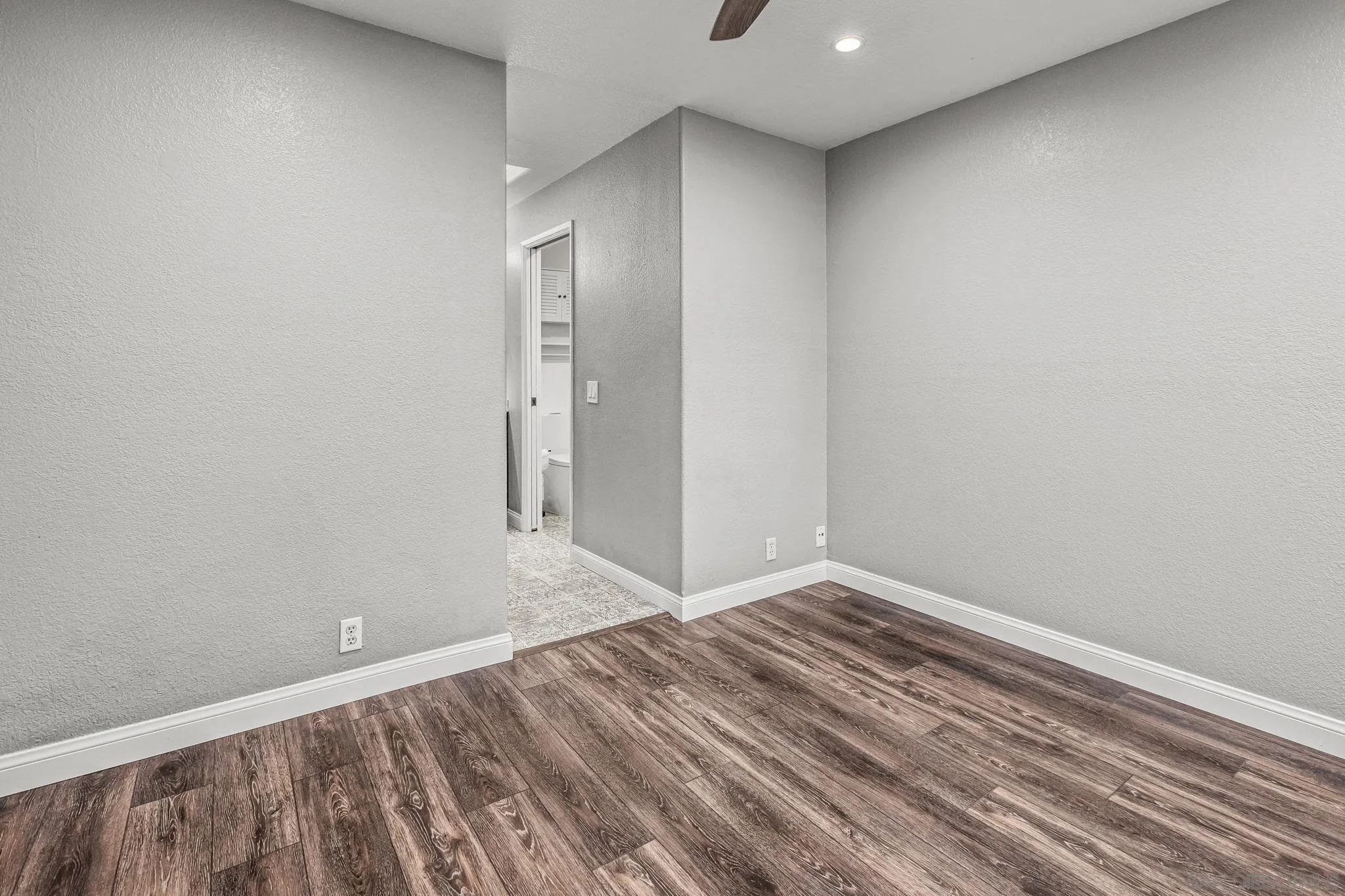 https://cdn.realtyfeed.com/cdn/127/250042229/062d597b295ec87b57f8d0d14ff338f3.webp