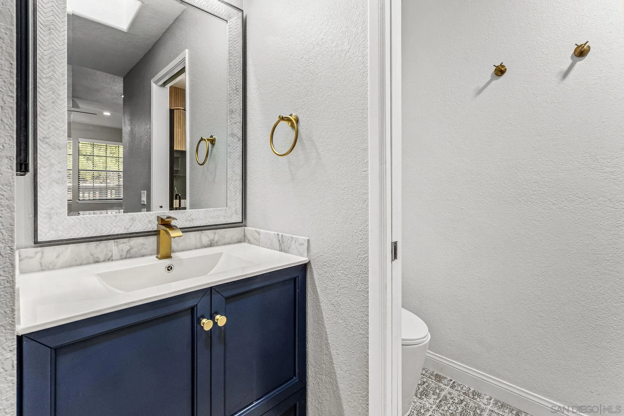 https://cdn.realtyfeed.com/cdn/127/250042229/b31e118aab57c0a030215549817a509e.webp