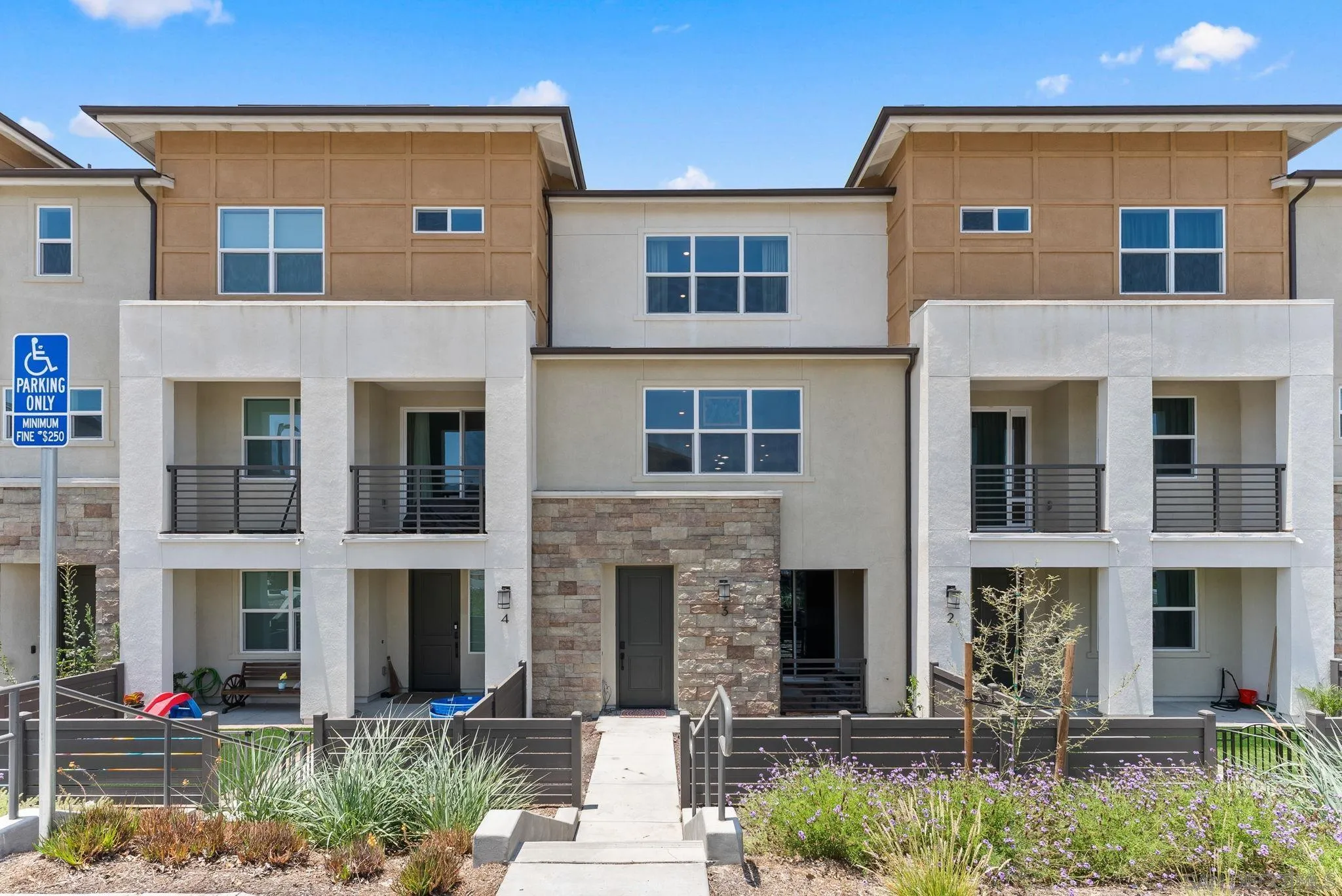 Photo #2: 250042231 Listing: Photo #2