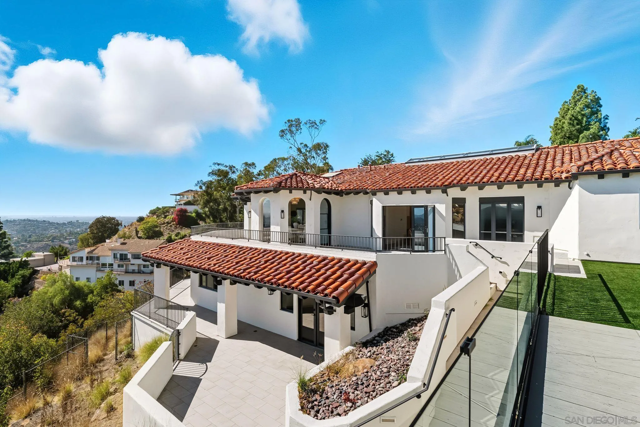 https://cdn.realtyfeed.com/cdn/127/250042233/27aabed33df6accca7c6df8f8a30cb01.webp