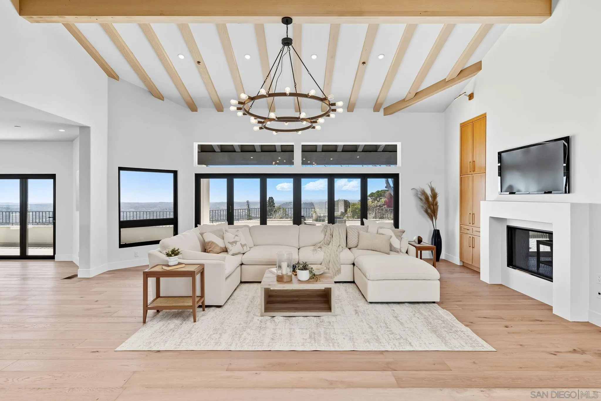 https://cdn.realtyfeed.com/cdn/127/250042233/2f8c4c758548d6e3553f15ce7f166649.webp