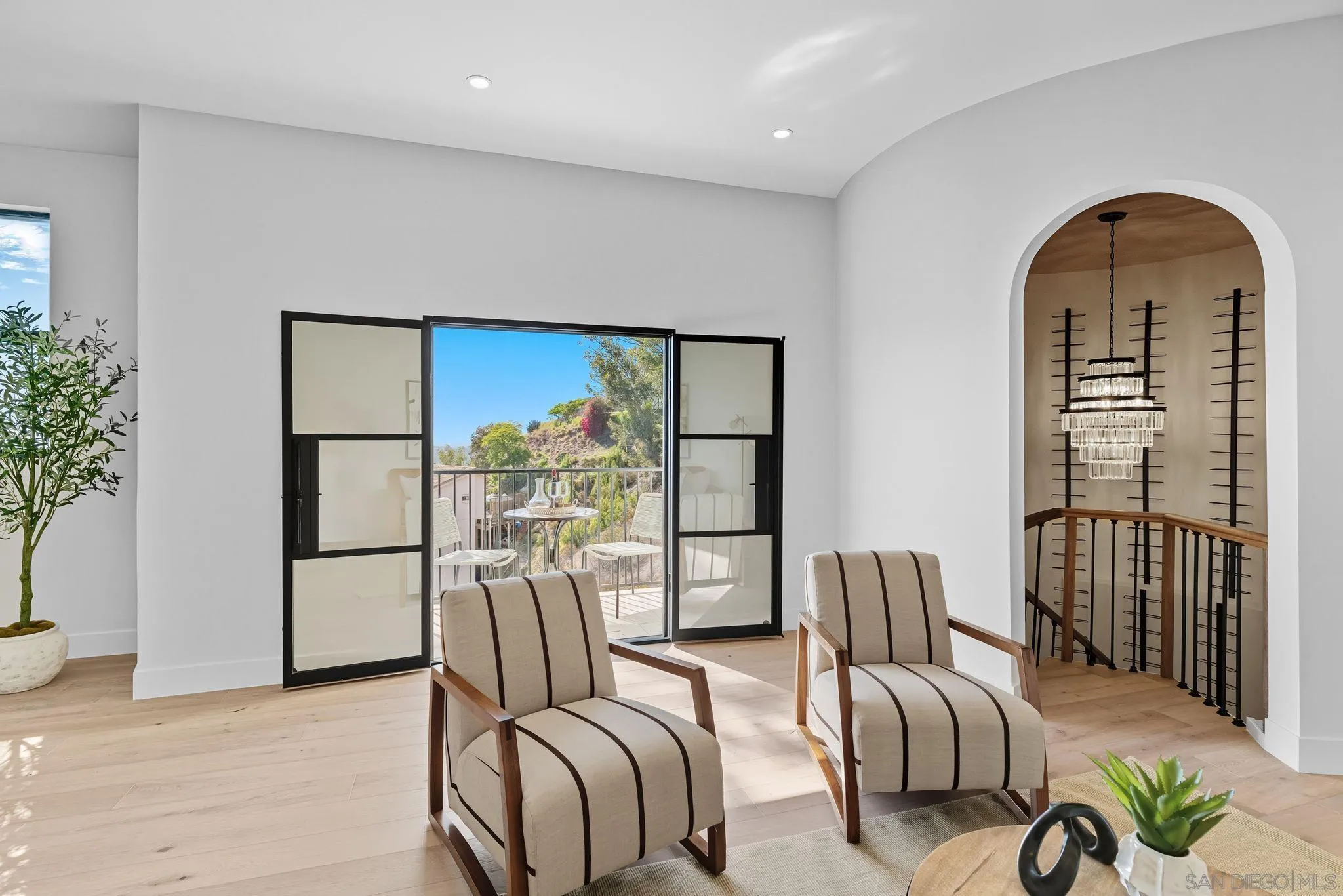 https://cdn.realtyfeed.com/cdn/127/250042233/b89f9658f8c0084447a1e57d6c737a9c.webp