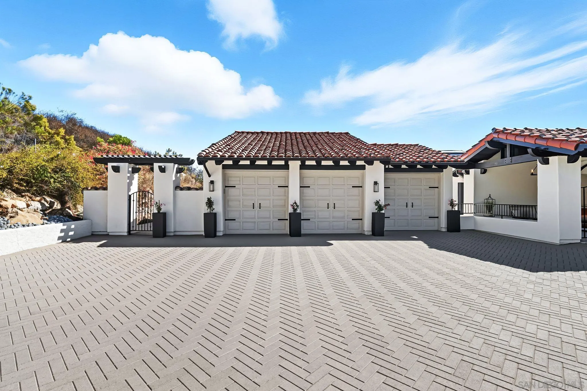 https://cdn.realtyfeed.com/cdn/127/250042233/c5fb90f09a19d105d15ac3ad473023b2.webp