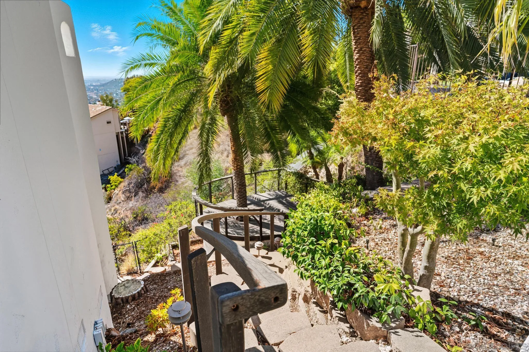 https://cdn.realtyfeed.com/cdn/127/250042233/c653b0907b81c94d1be3e4546dbed714.webp