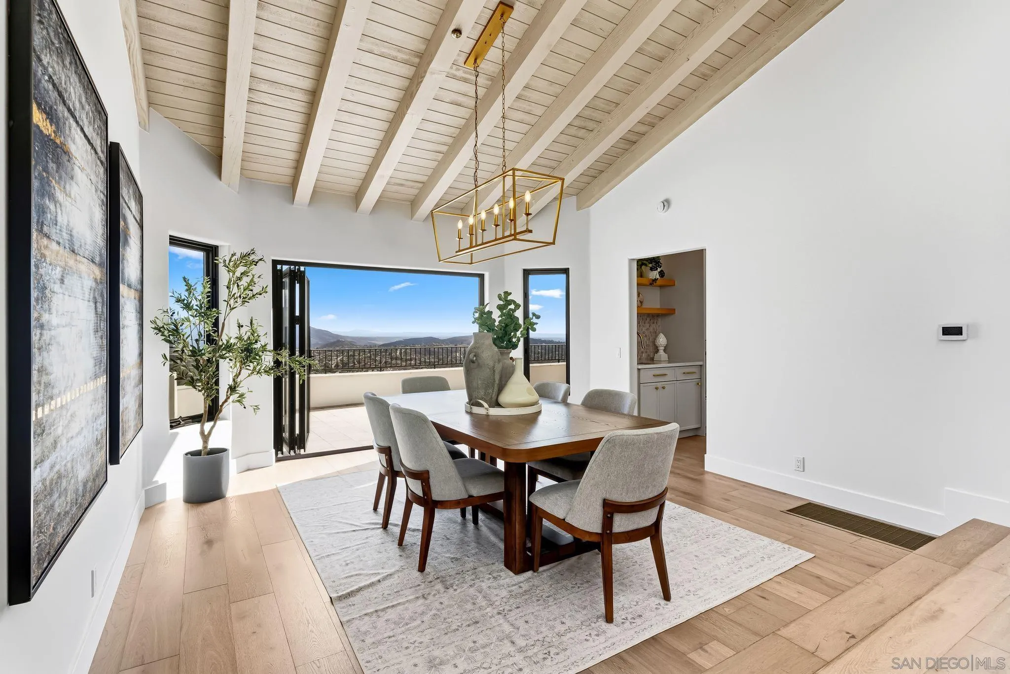 https://cdn.realtyfeed.com/cdn/127/250042233/d0a87c1cf7f6cdf47a0698cbd89b8884.webp
