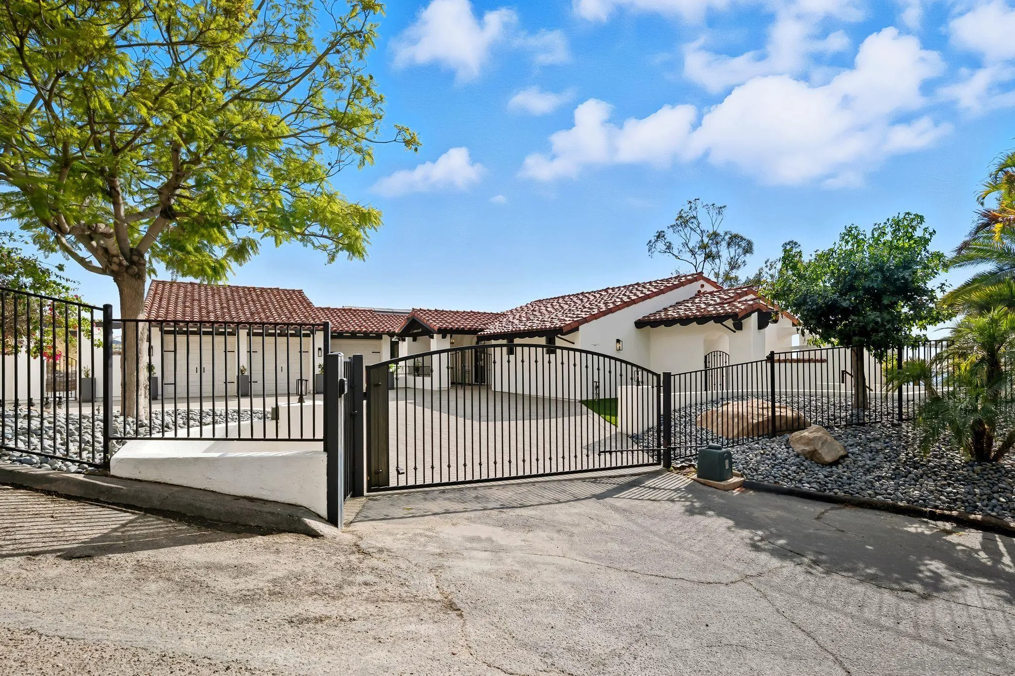 https://cdn.realtyfeed.com/cdn/127/250042233/d46fc40d7f304b8746a5abea28cda610.webp