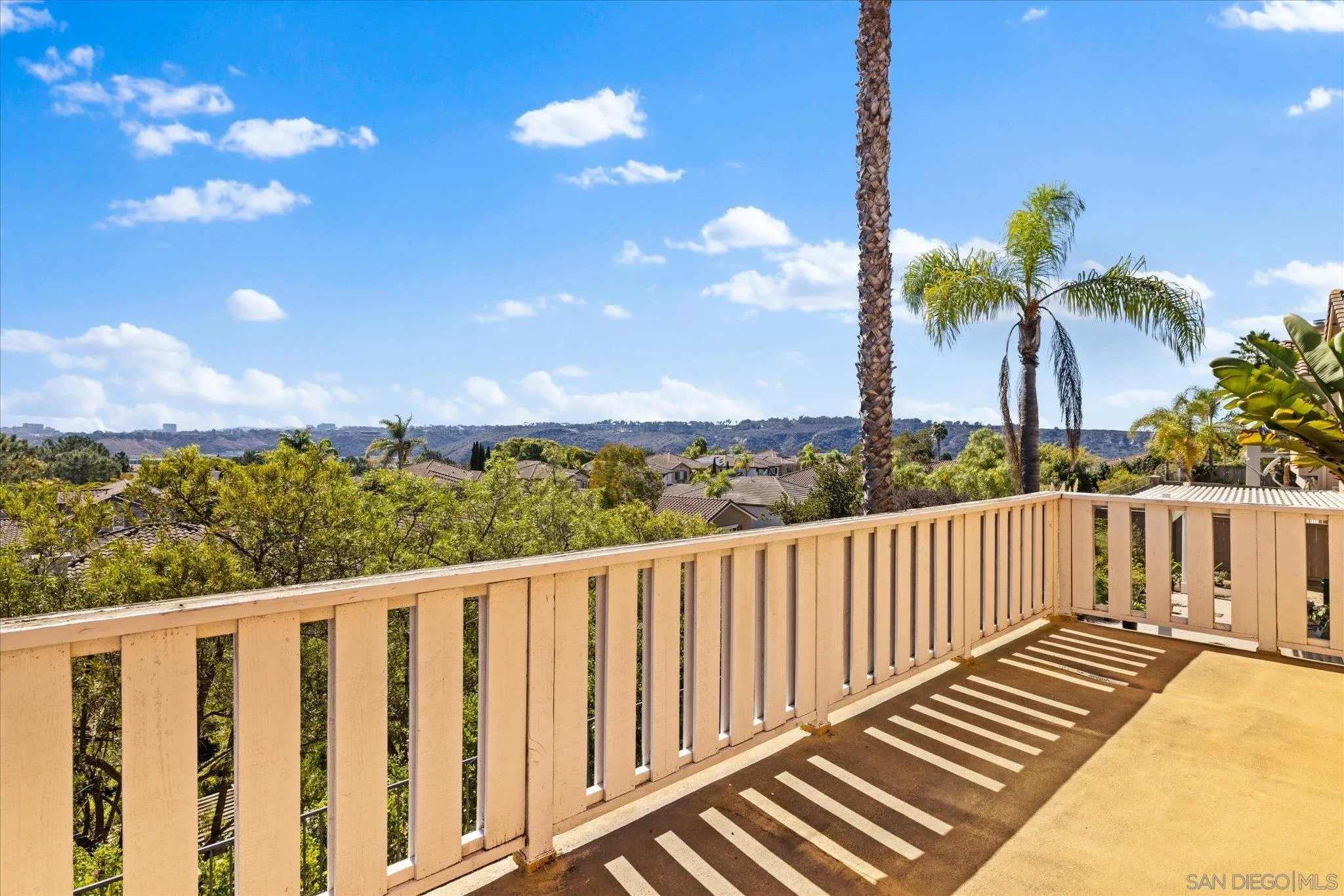 https://cdn.realtyfeed.com/cdn/127/250042235/1b2ebb8f0f9dc7ad71cb692b8c7799f1.webp
