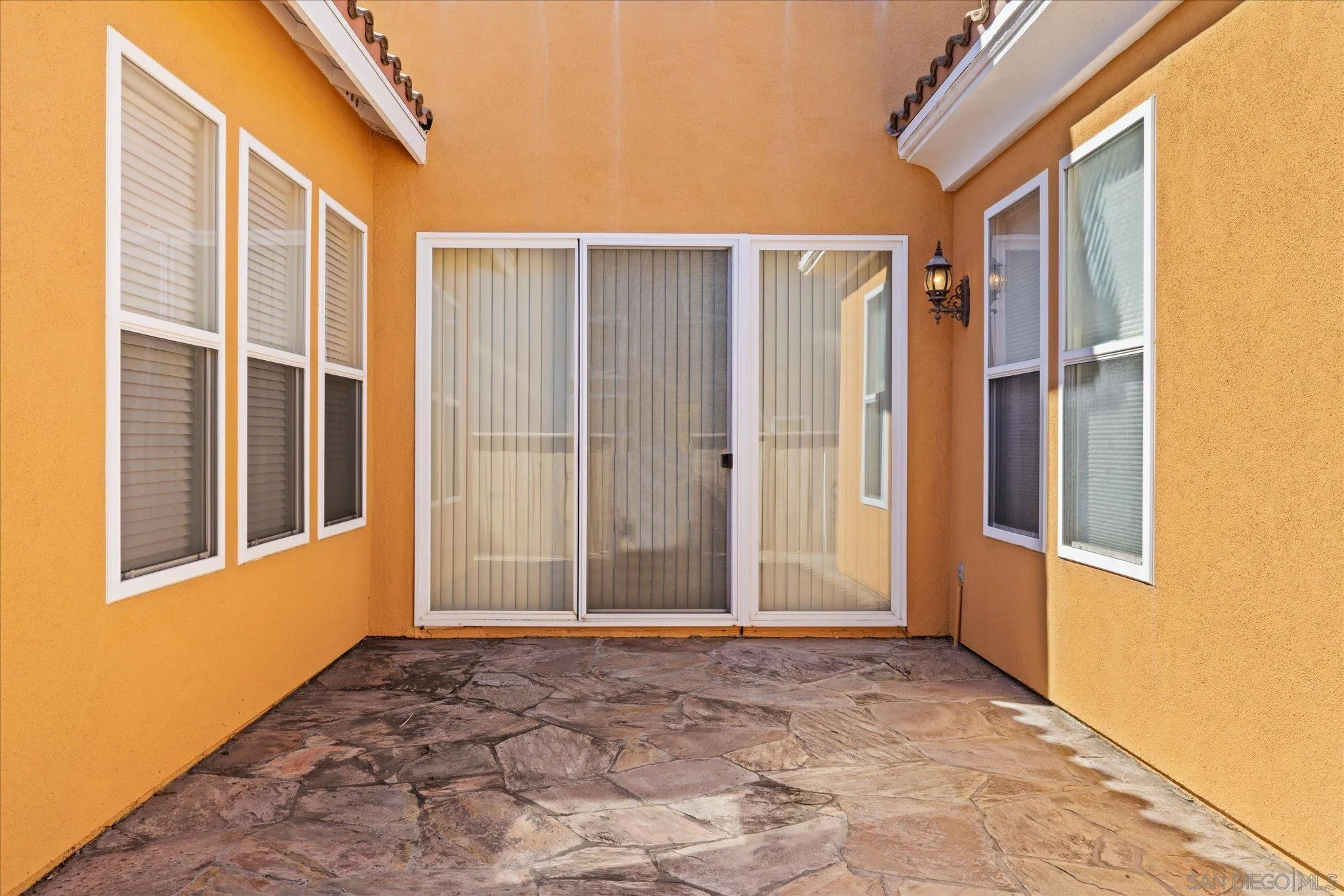 https://cdn.realtyfeed.com/cdn/127/250042235/3b77dd1035db9165144d95db8343e19c.webp