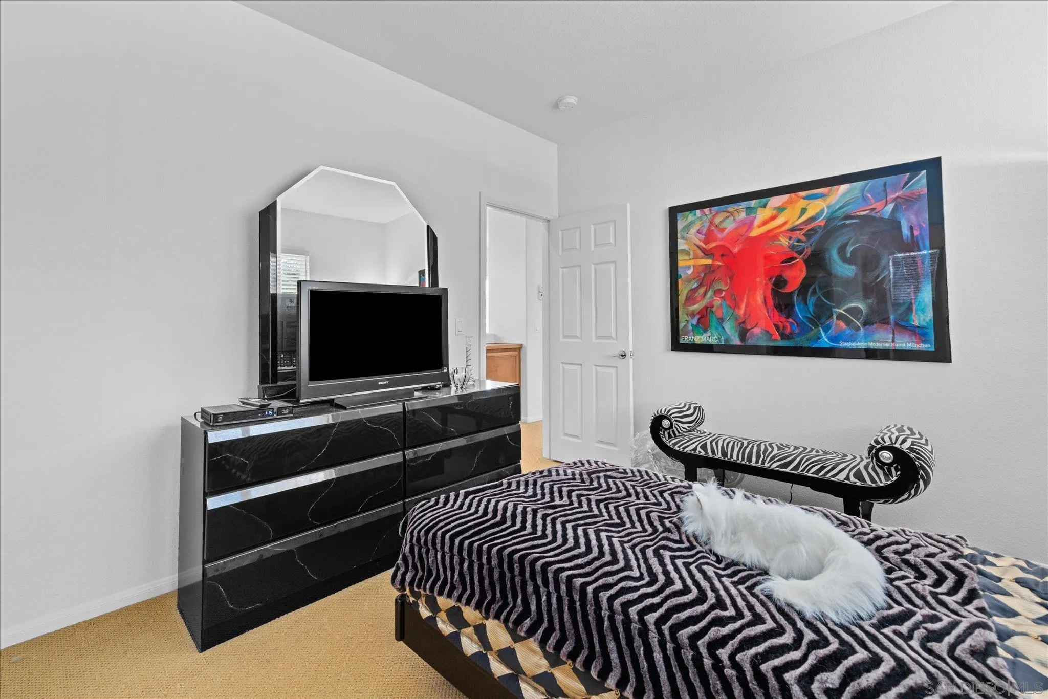 https://cdn.realtyfeed.com/cdn/127/250042235/a053a4f3edd2320bbf12c47e7d1dd23a.webp