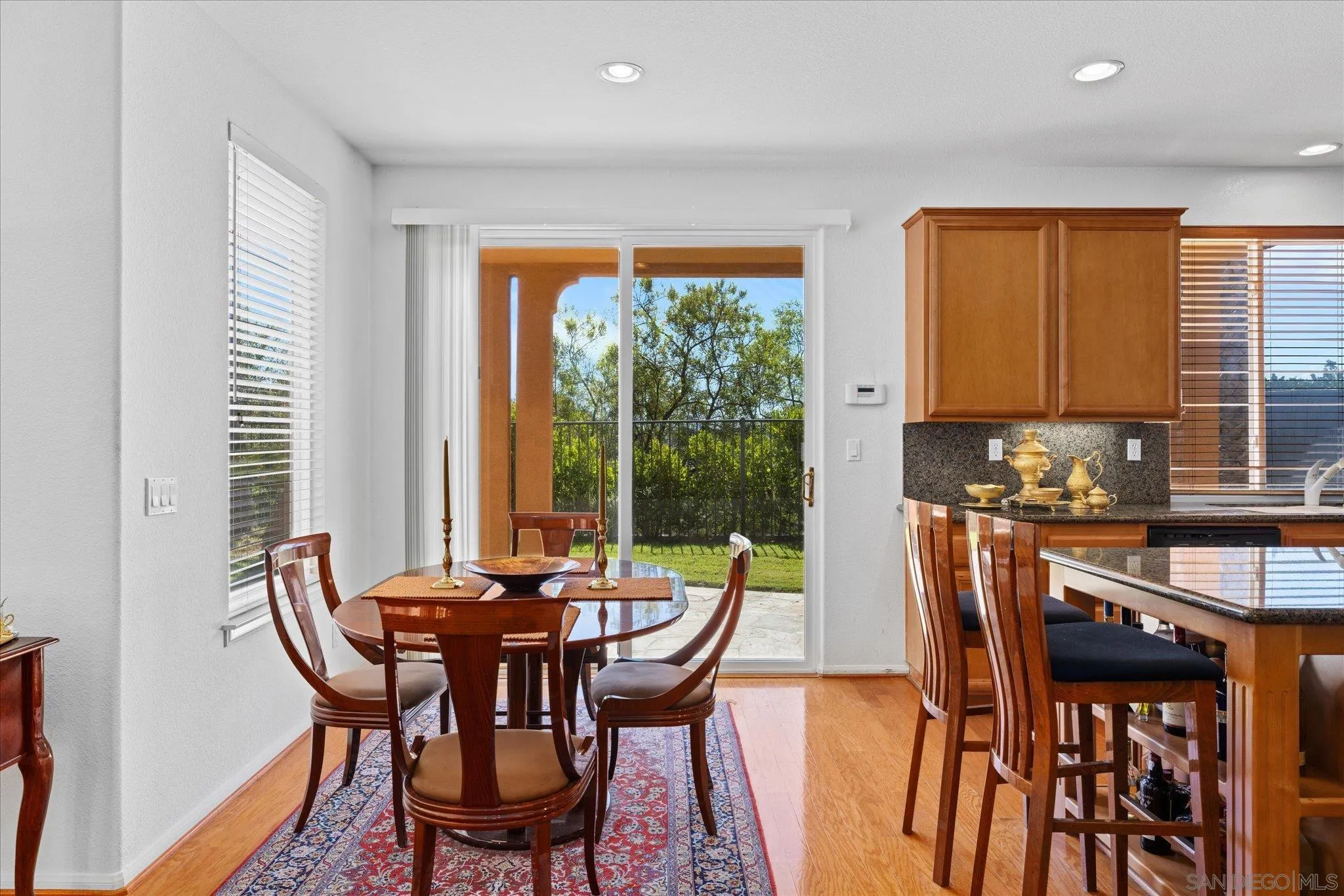 https://cdn.realtyfeed.com/cdn/127/250042235/f8cbc75ec08e9a632565fec5643d8a62.webp