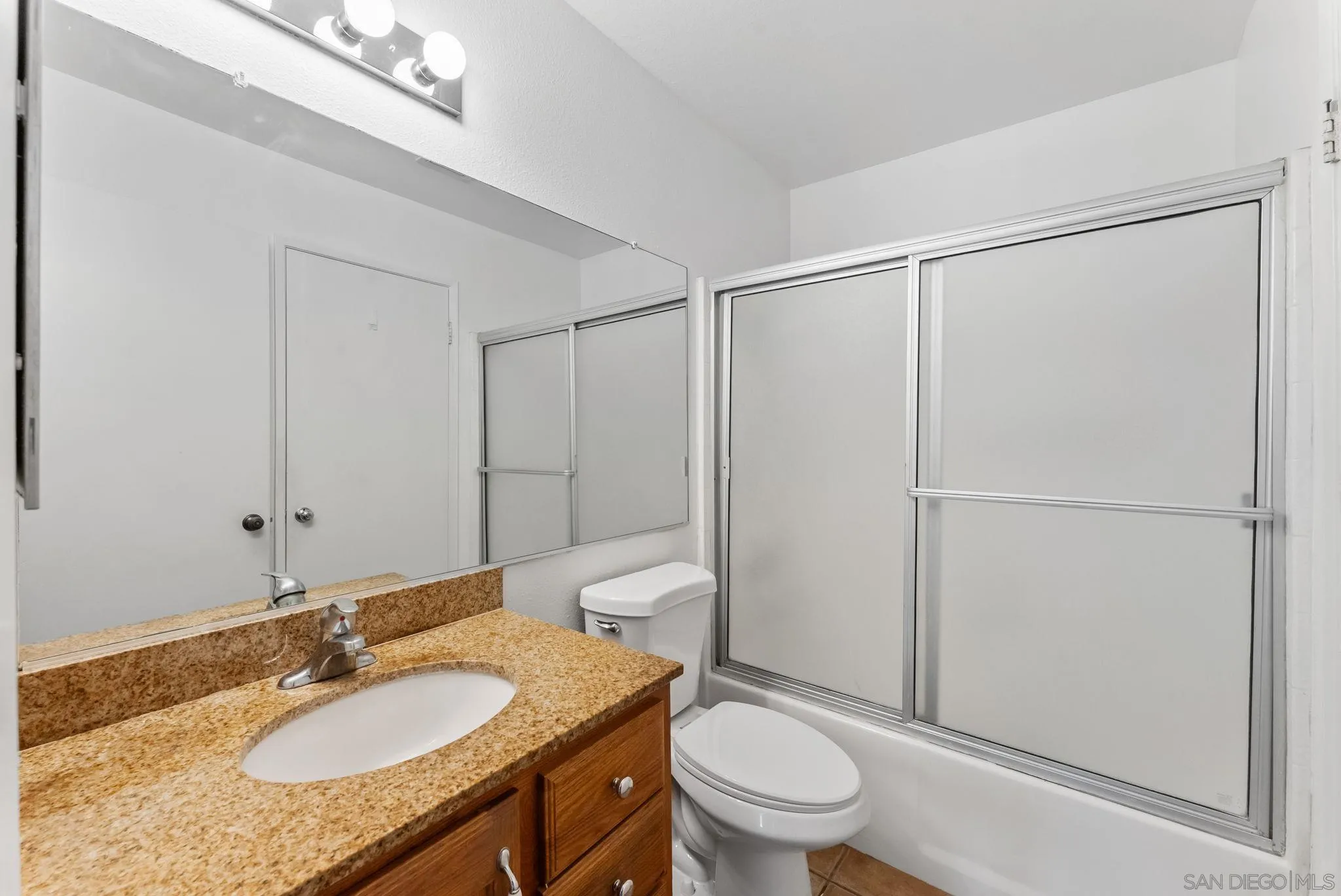 Photo #6: 250042236 Listing: Photo #6