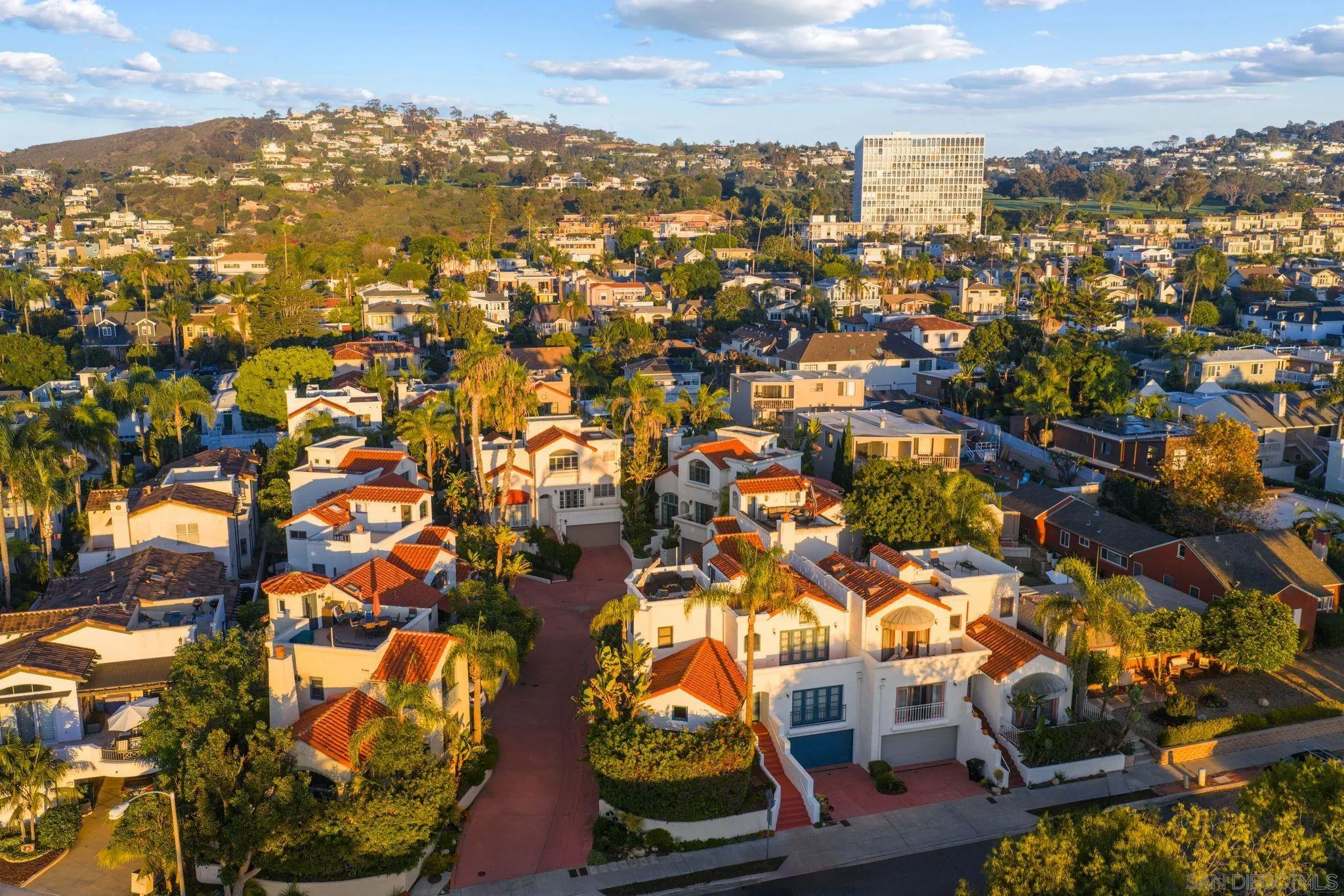 https://cdn.realtyfeed.com/cdn/127/250042241/041d8434cc5032bfd564cd7203ab51a4.webp
