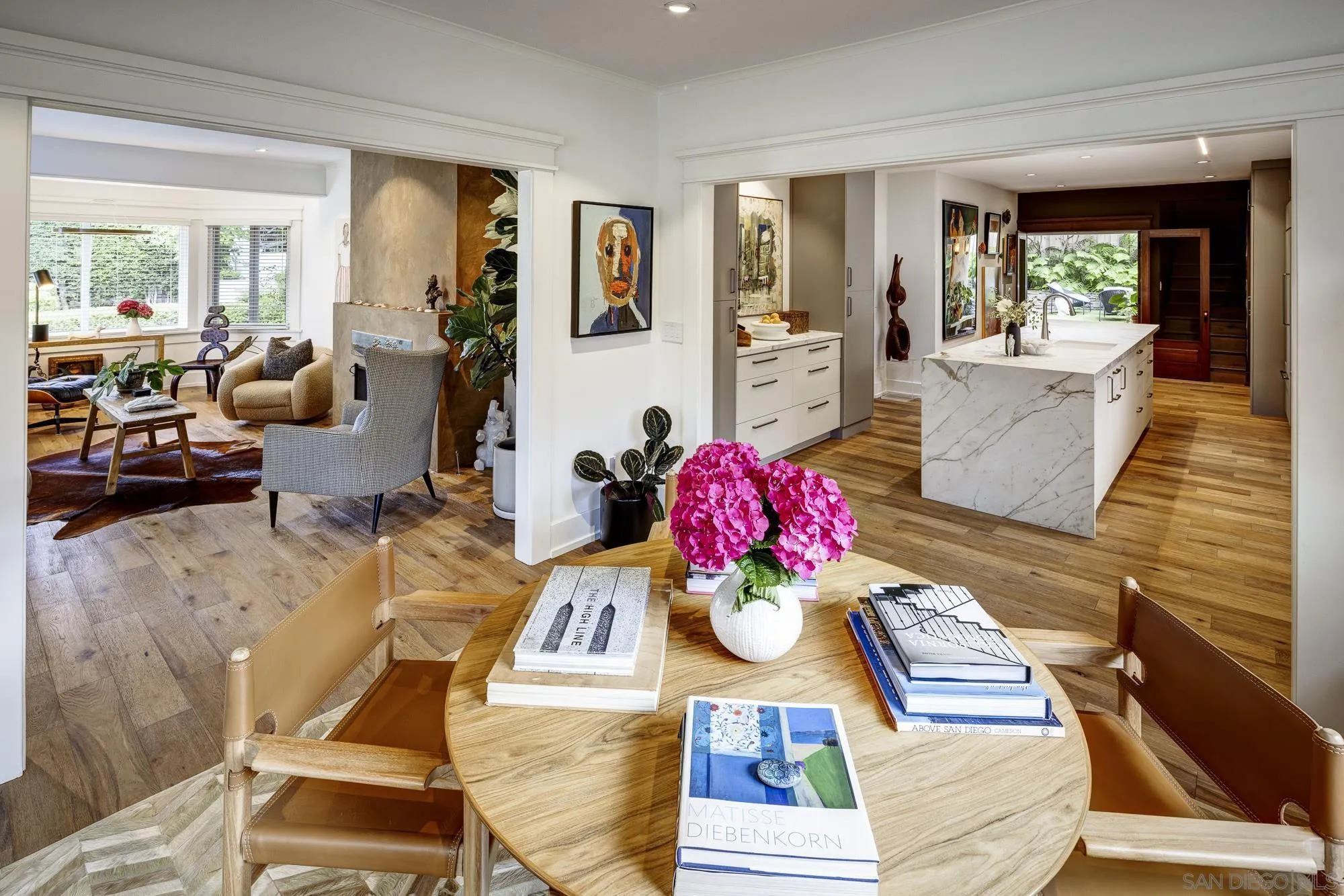 https://cdn.realtyfeed.com/cdn/127/250042242/37e45e16b742785158f61cf49c739d21.webp
