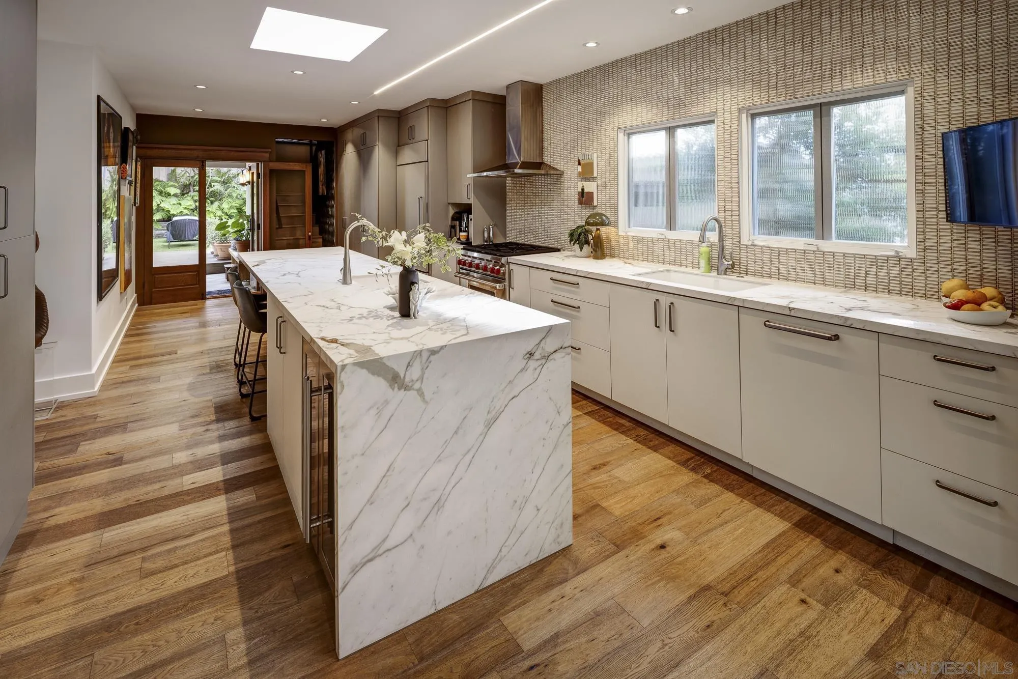 https://cdn.realtyfeed.com/cdn/127/250042242/998b55c7c2a23a3b3fb8549e4ad0f42e.webp