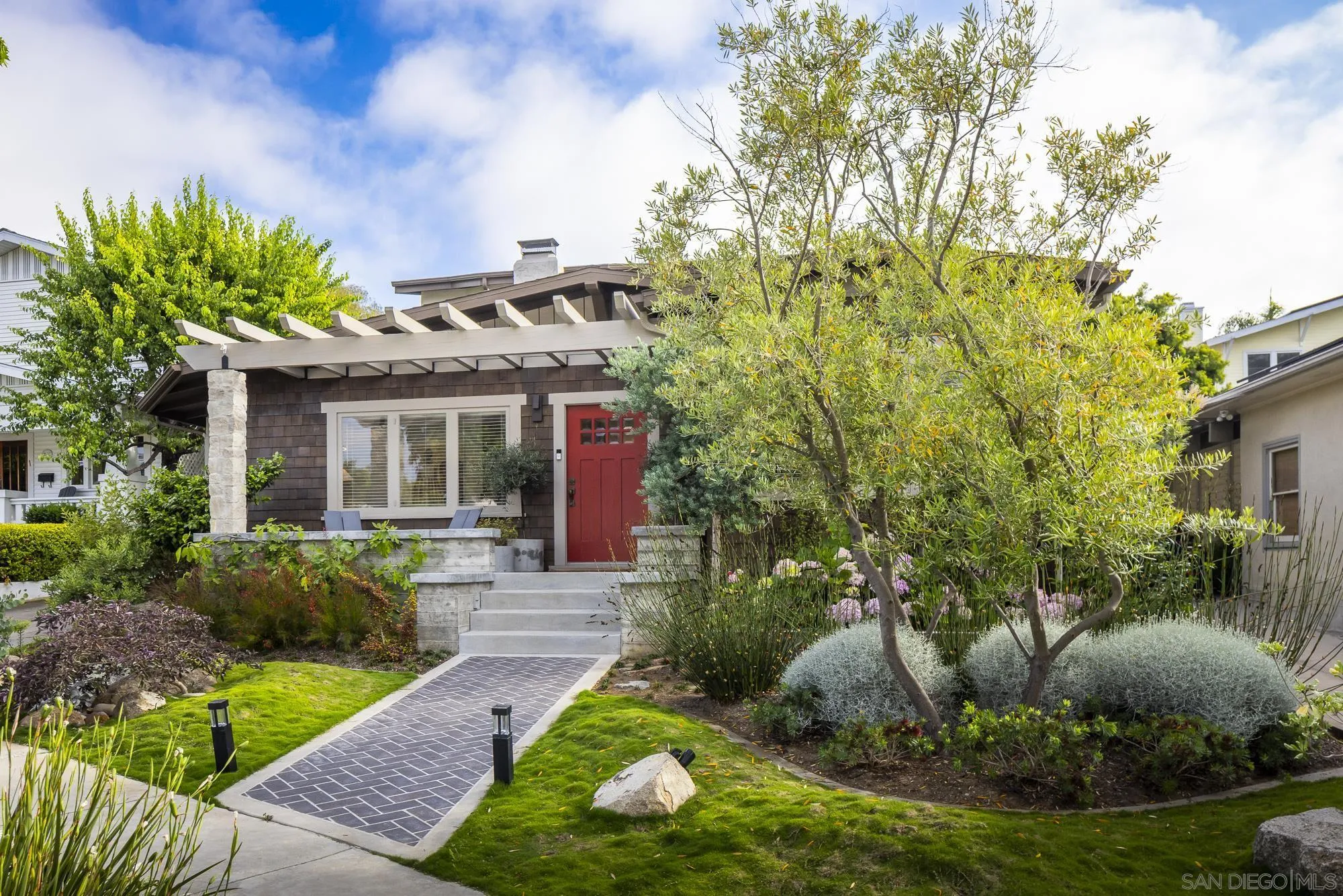 https://cdn.realtyfeed.com/cdn/127/250042242/e5fd3181b32b687a582719e2e53d6a9b.webp