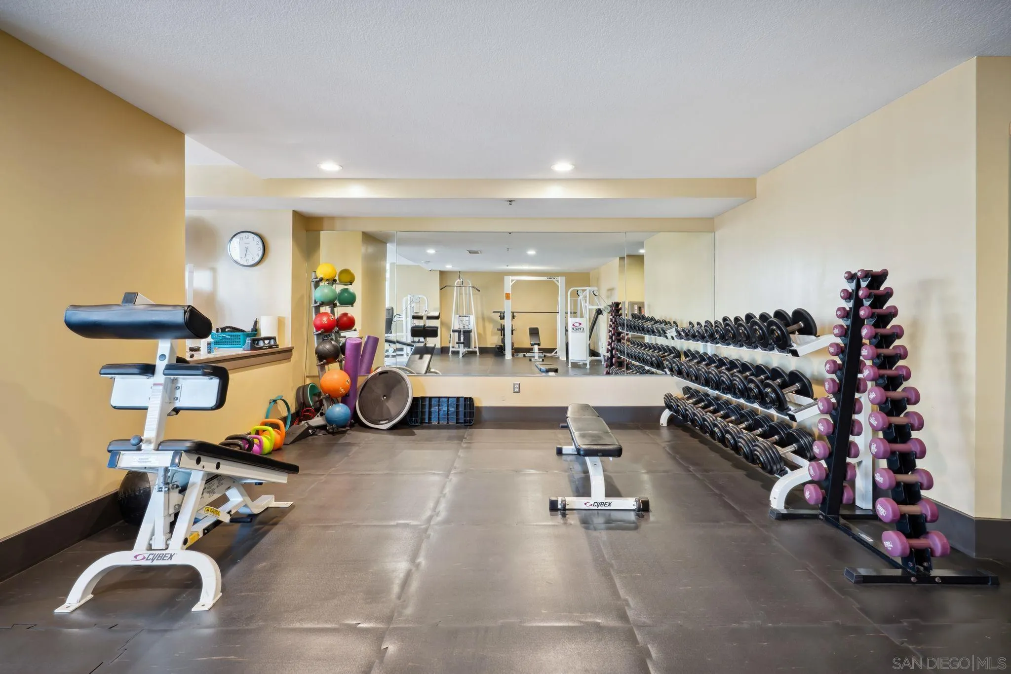 https://cdn.realtyfeed.com/cdn/127/250042243/81494e857cf5a7603b57b0898c98993a.webp