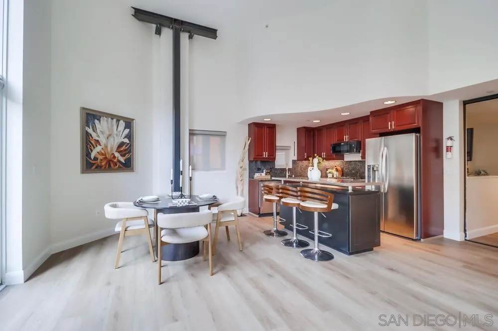 https://cdn.realtyfeed.com/cdn/127/250042245/fc5a43645cae4c19eae6514e73ea3ab2.webp