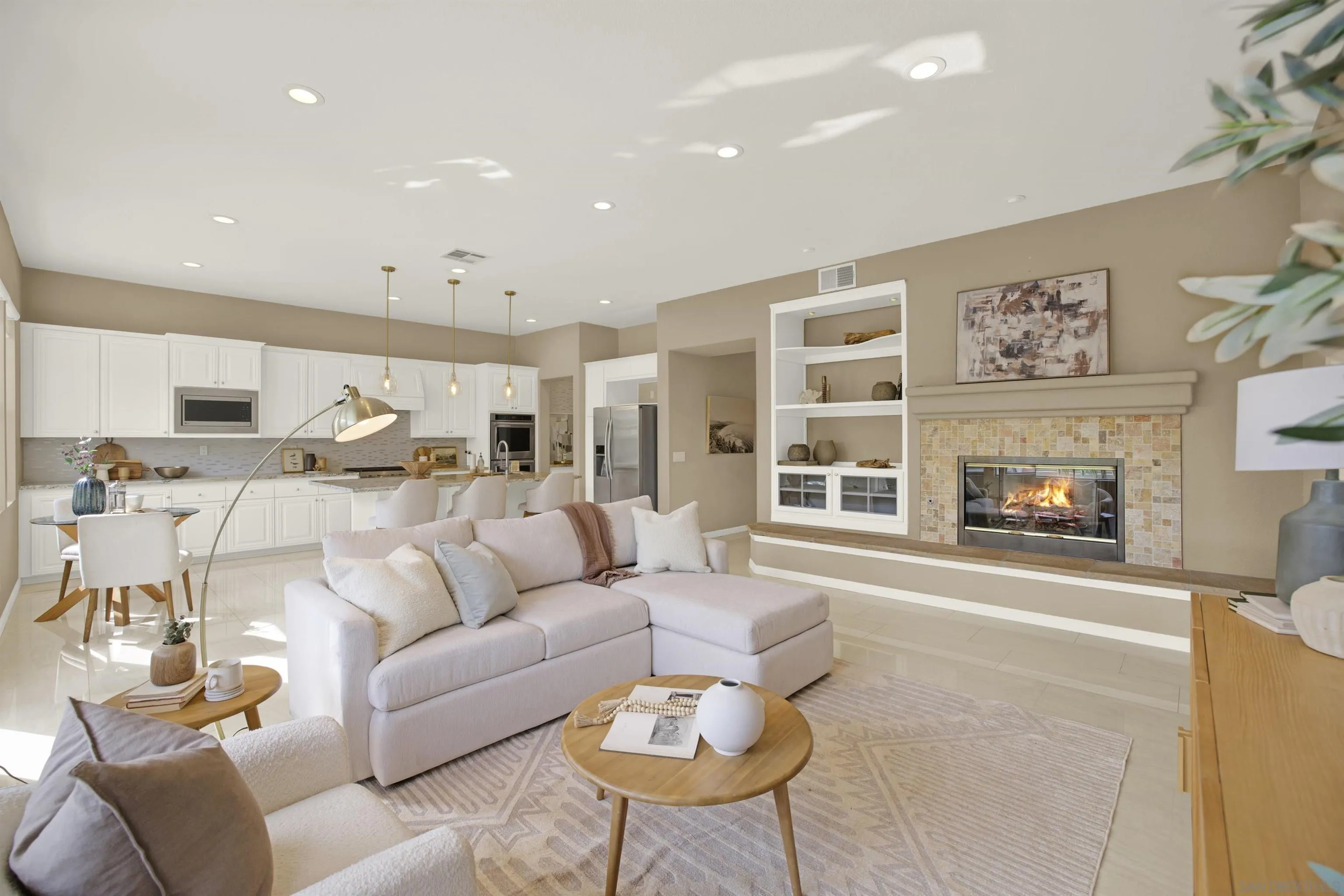 https://cdn.realtyfeed.com/cdn/127/250042246/10ffb3455b3037cfb4a69623e4a9a433.webp