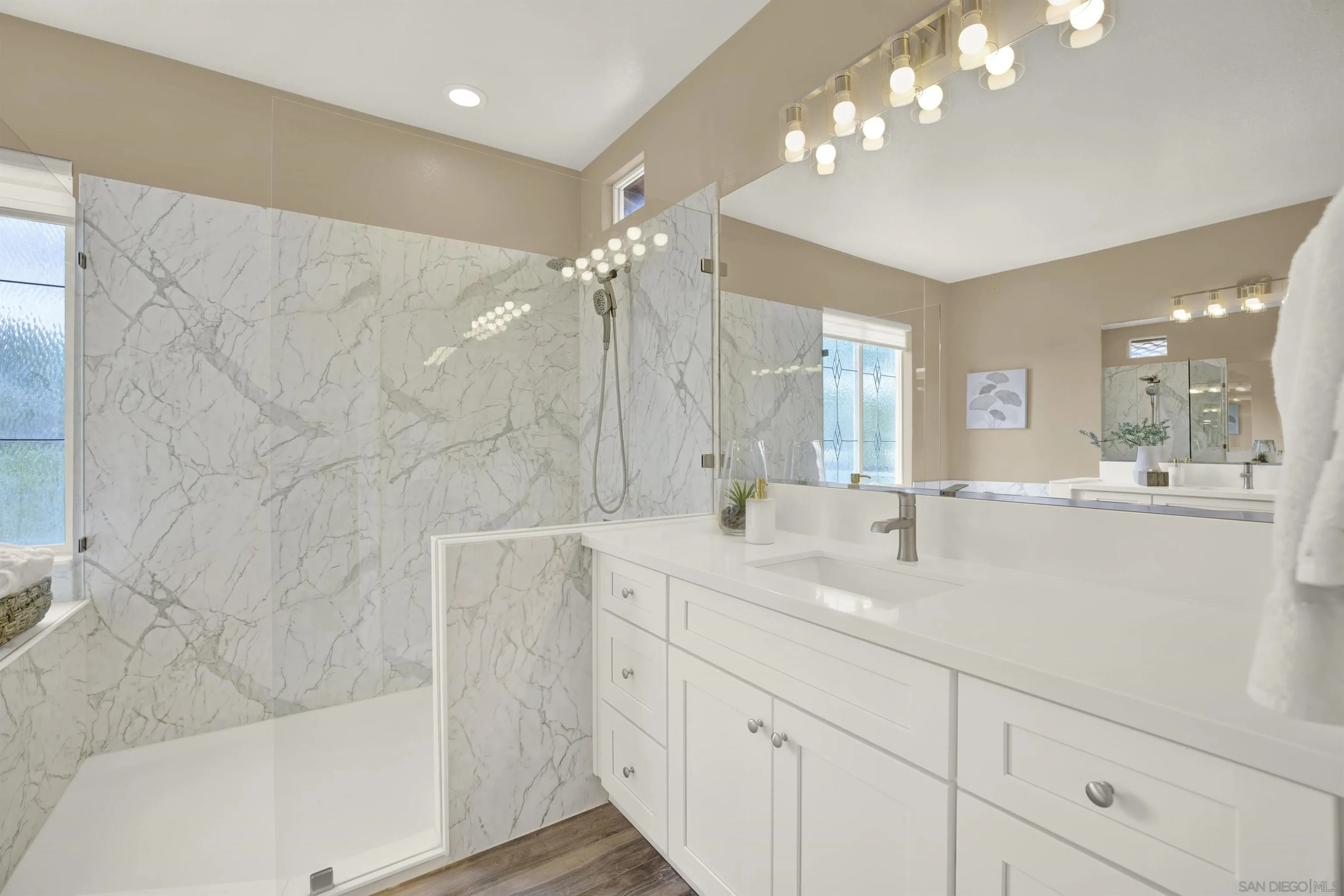 https://cdn.realtyfeed.com/cdn/127/250042246/45aca123bdc7d785abbcb066959c9523.webp