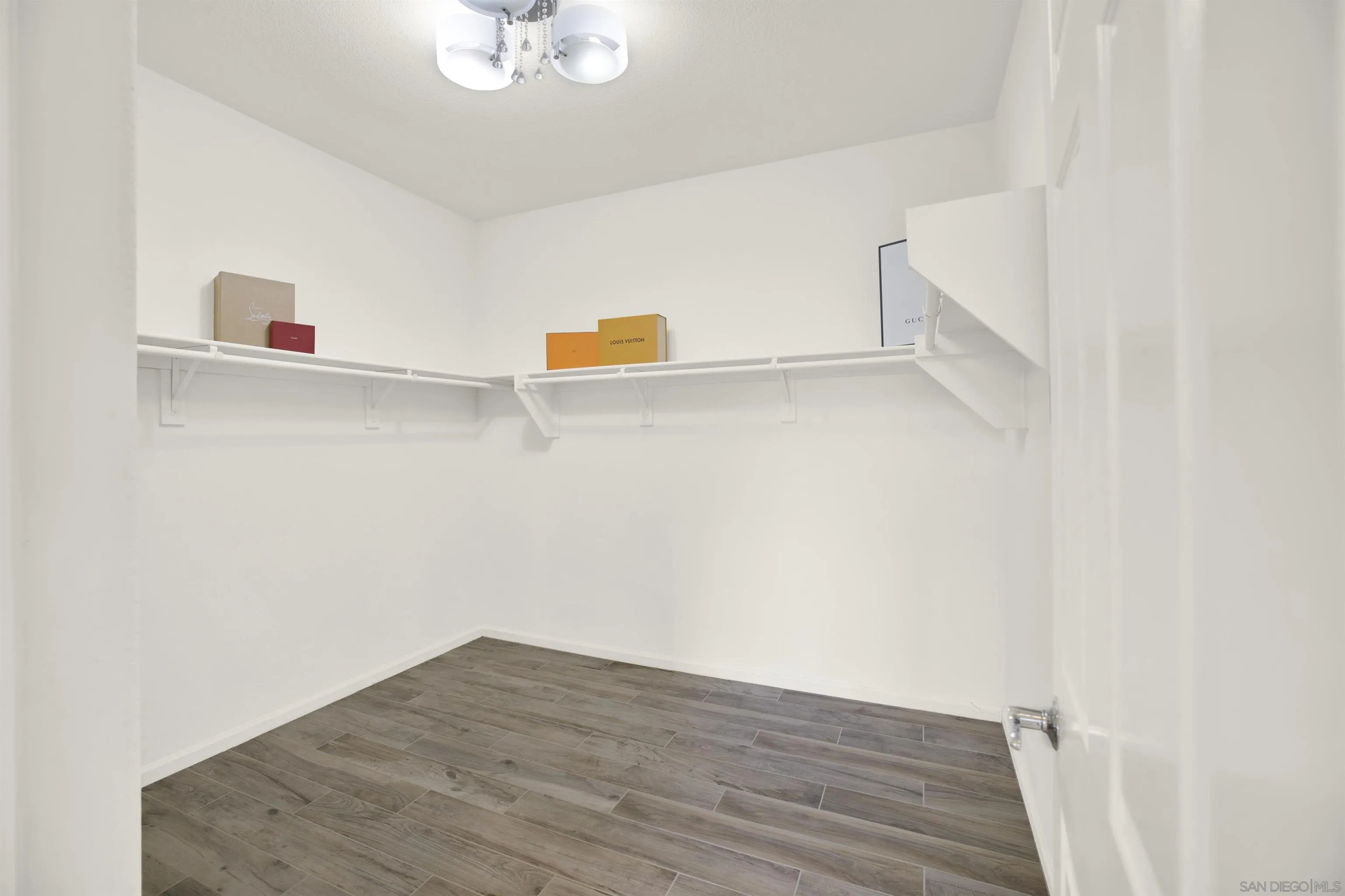 https://cdn.realtyfeed.com/cdn/127/250042246/4a98f881b0bb900f1862956b15c06114.webp