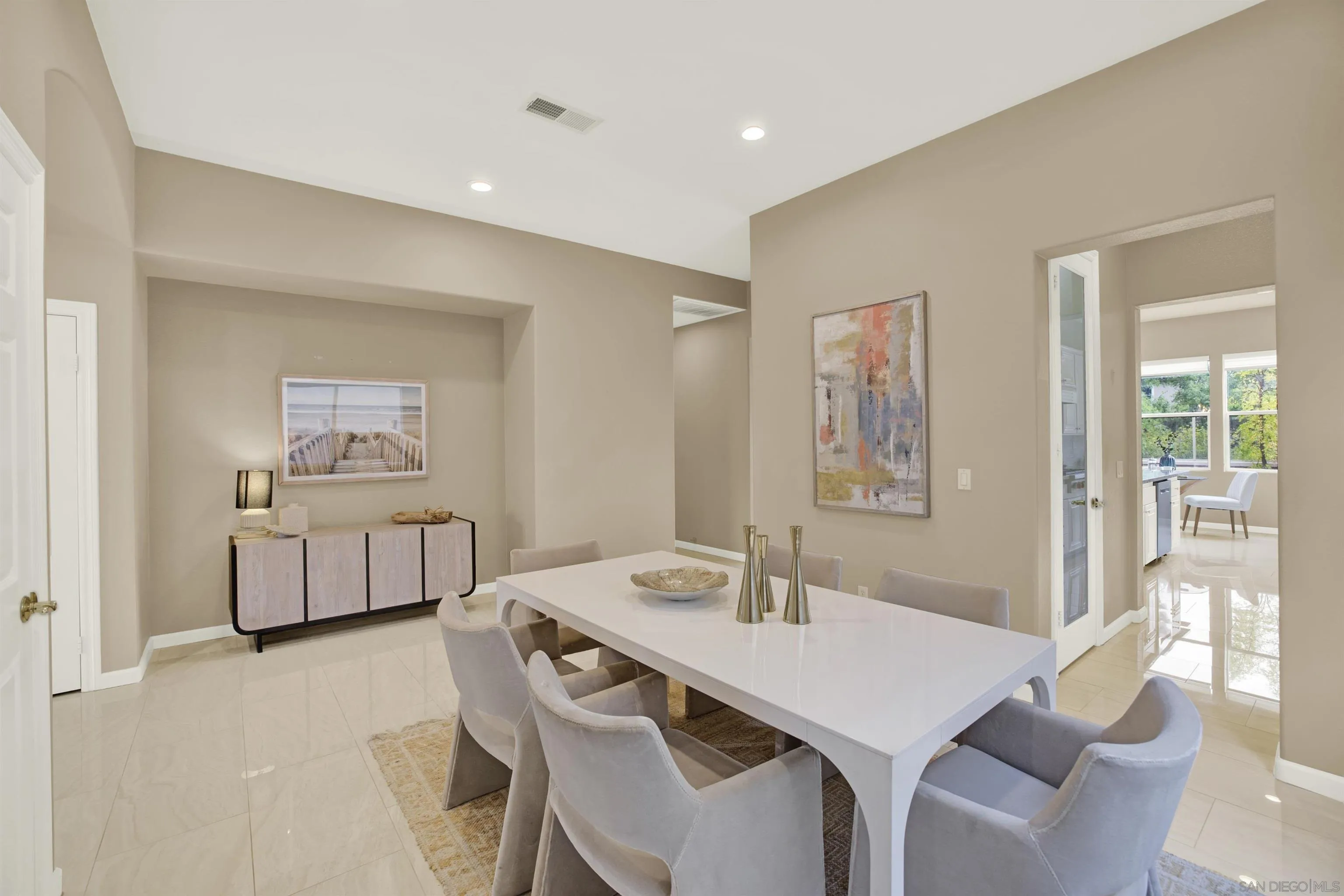 https://cdn.realtyfeed.com/cdn/127/250042246/6a3385ba743b35be896b894549f7e01e.webp