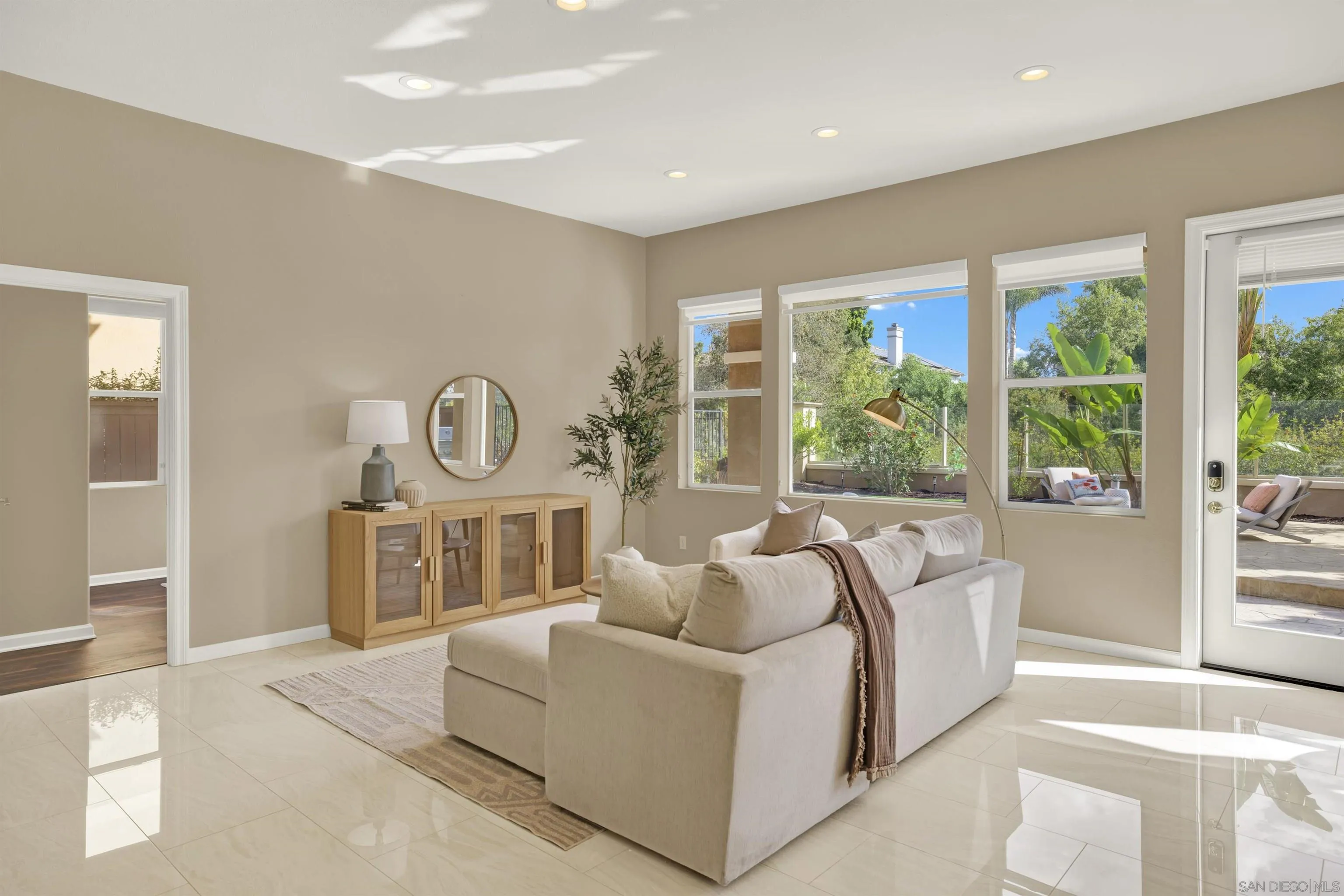 https://cdn.realtyfeed.com/cdn/127/250042246/9a44df7dbb2e3a5307ef650d3cb89beb.webp